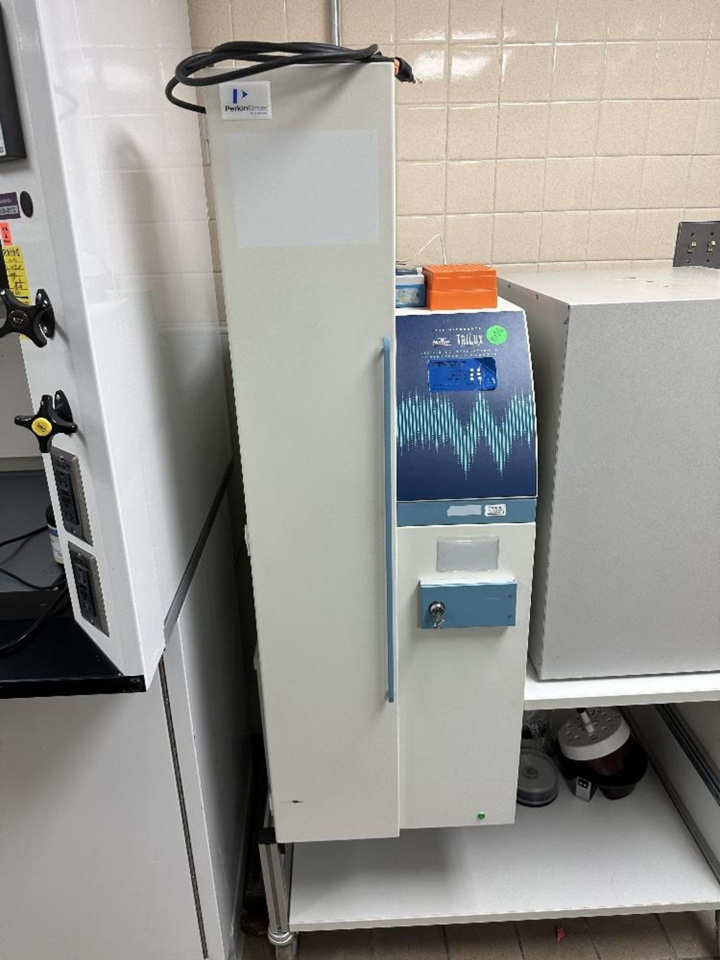 Wallac 1450 MicroBeta TriLux Liquid Scintillation Counter (LOCATED IN MIDDLETOWN, N.Y.)-FOR