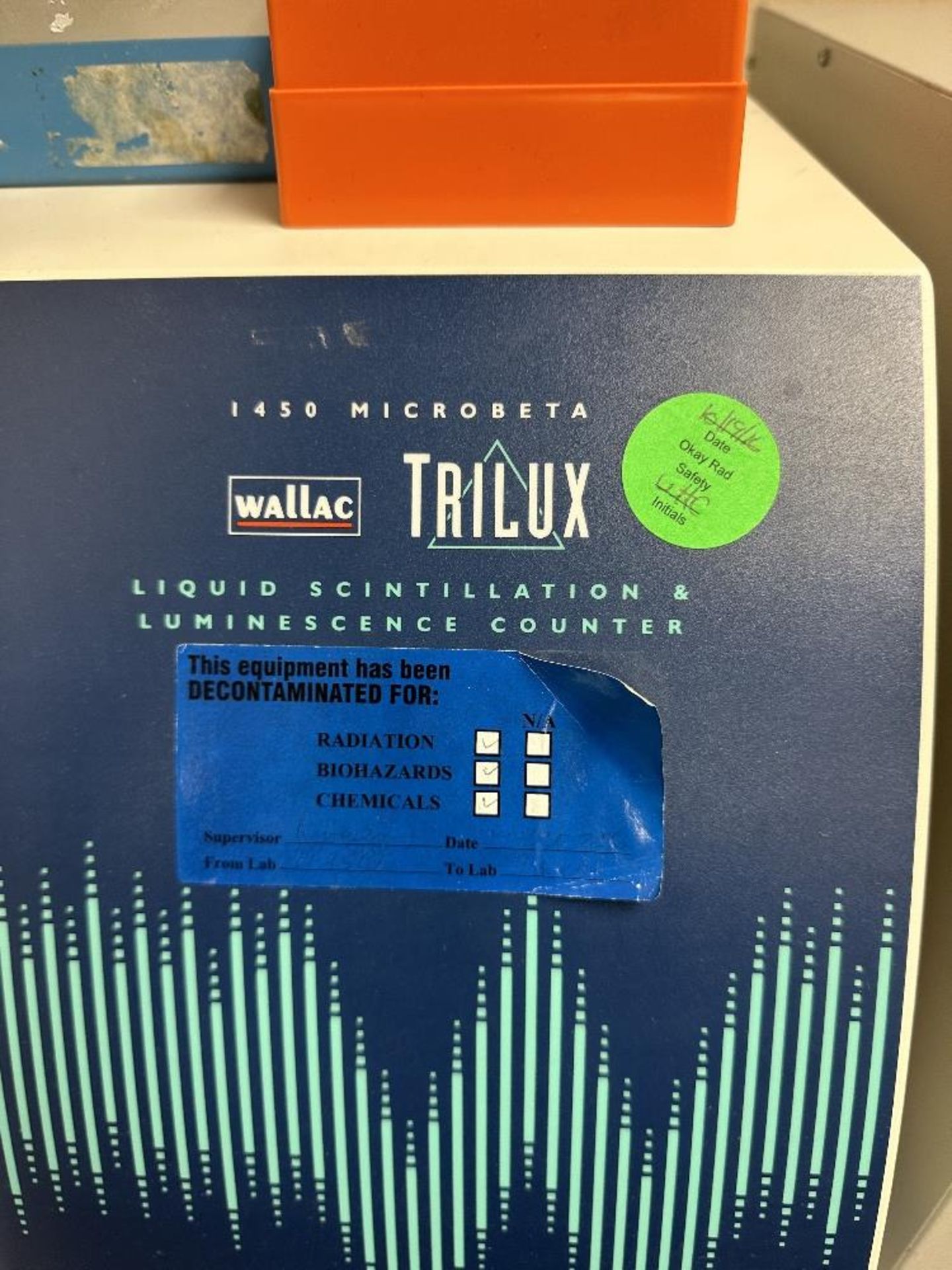 Wallac 1450 MicroBeta TriLux Liquid Scintillation Counter (LOCATED IN MIDDLETOWN, N.Y.)-FOR - Image 2 of 7