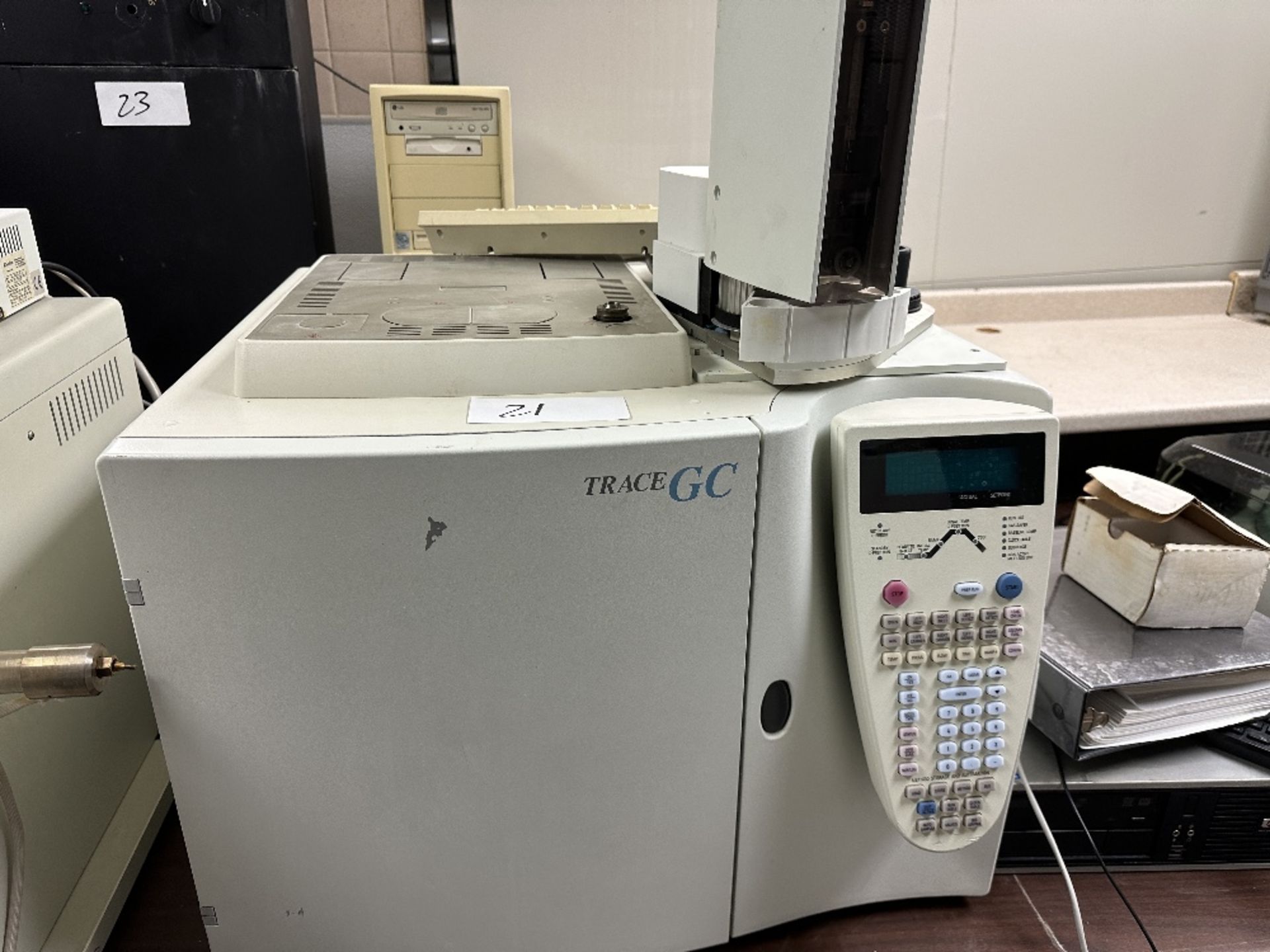 THERMO FINNIGAN TRACE GC & Trace Q & AS2000 (LOCATED IN MIDDLETOWN, N.Y.)-FOR PACKAGING & SHIPPING - Image 6 of 12