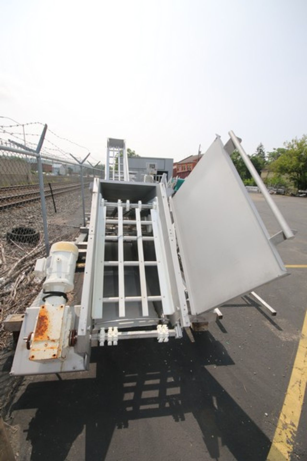 Aprox. 28' L S/S Inclined Conveyor with 24" Intralox Plastic Conveyor Chain, 3 hp / 1755/ rpm - Image 8 of 11