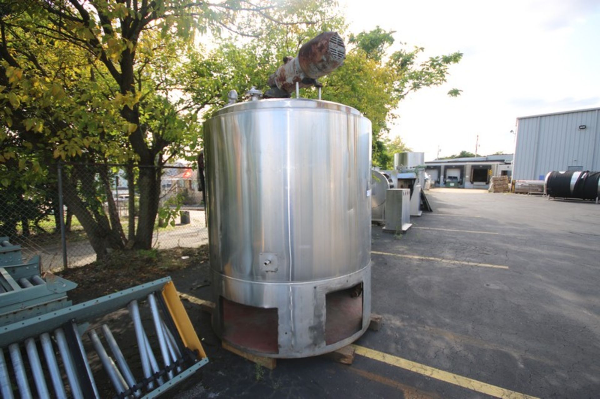 Sani Tank approximately 600 gallon capacity enclosed top , dish bottom jacketed processor with - Image 3 of 11