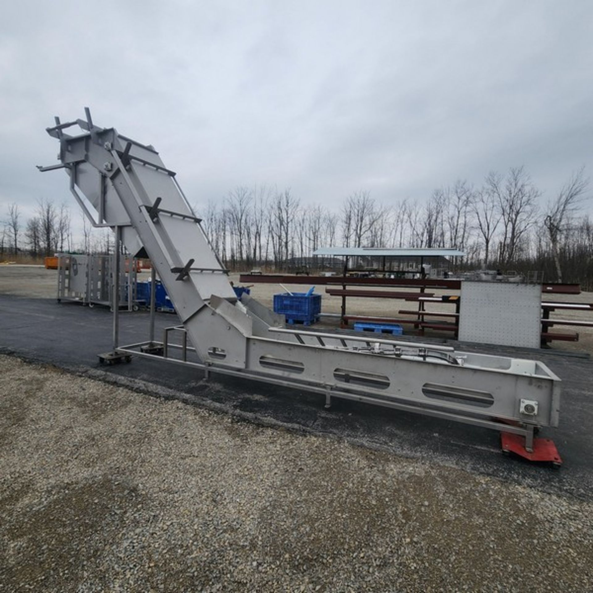 Aprox. 28' L S/S Inclined Conveyor with 24" Intralox Plastic Conveyor Chain, 3 hp / 1755/ rpm