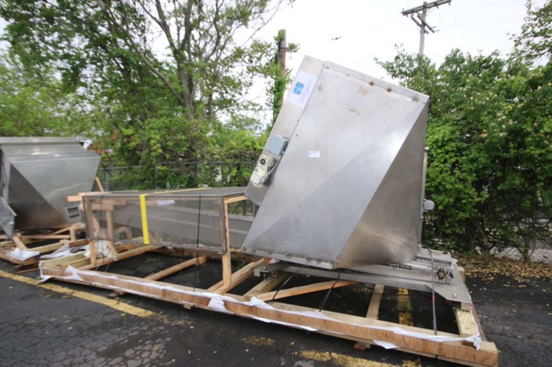 Aprox. 18' L Elevated S/S Cap Hopper, With 50" W x 6' L x 5' D Hopper, Conveyor with 4" Flights, SEW