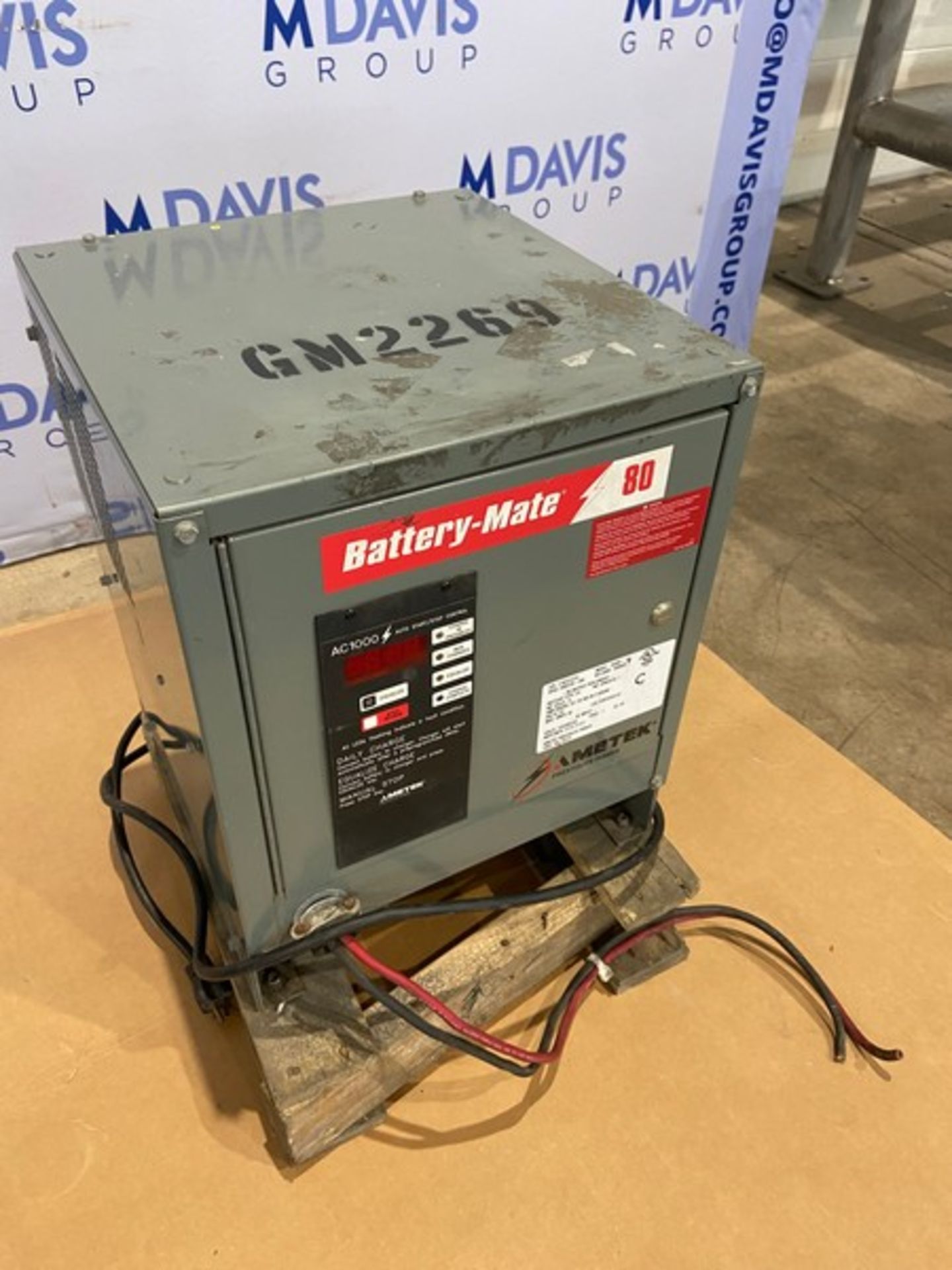 AMETEK Battery-Mate 80 Forklift Battery Charger,M/N 380M1-12C, S/N 114CS16234, DC Output Per - Image 2 of 4