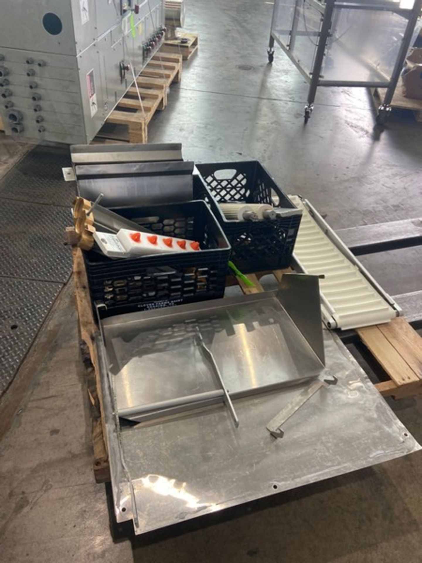 Pallet of Assorted Parts,Includes (2) Rollers, (5) Head Depositing Attachment Die, (3) Head - Image 7 of 7