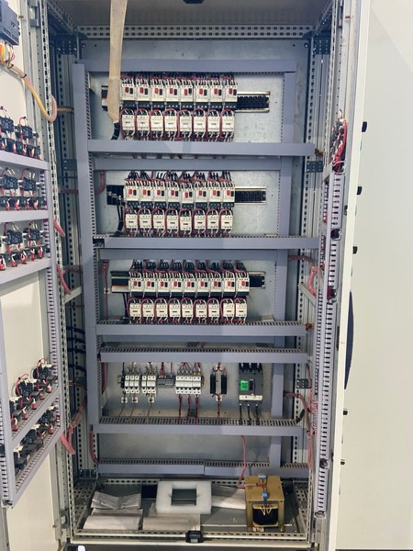 ABC 4-Door Electrical Switch, with Fuses & Switches, Overall Dims.: Aprox. 86" L x 16" W x 82" H ( - Bild 6 aus 7