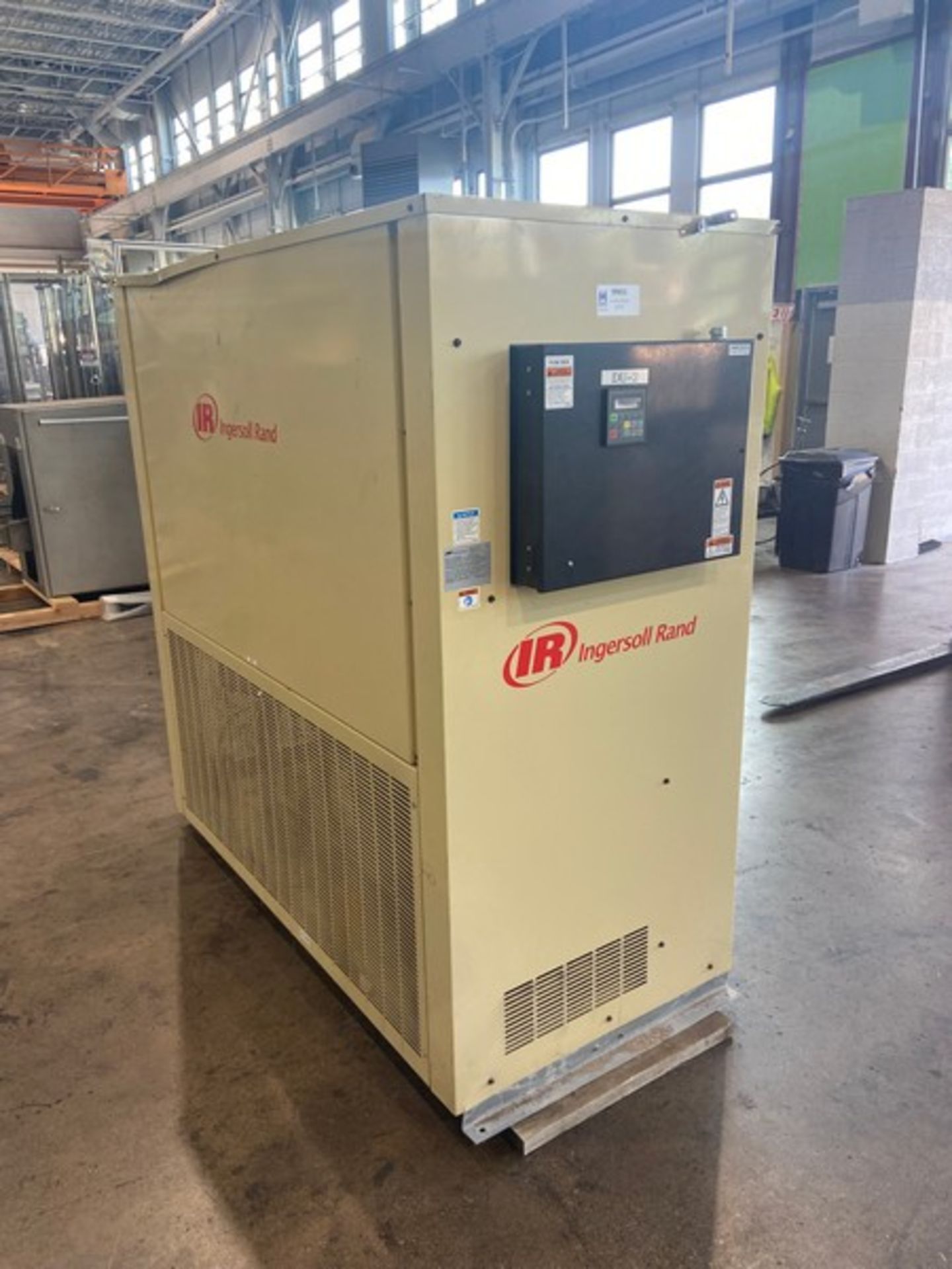 2018 Ingersoll Rand Refrigerated Air Dryer, M/N NVC1200A400, S/N WCH1032308, with 9 hp Motor, - Bild 2 aus 7