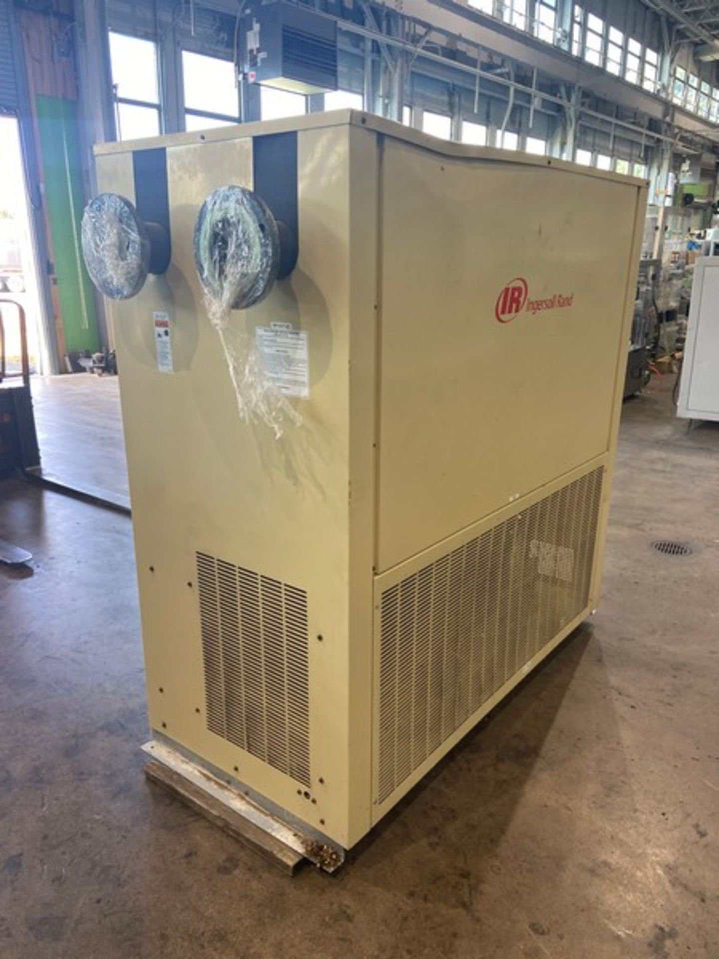 2018 Ingersoll Rand Refrigerated Air Dryer, M/N NVC1200A400, S/N WCH1032308, with 9 hp Motor, - Bild 4 aus 7