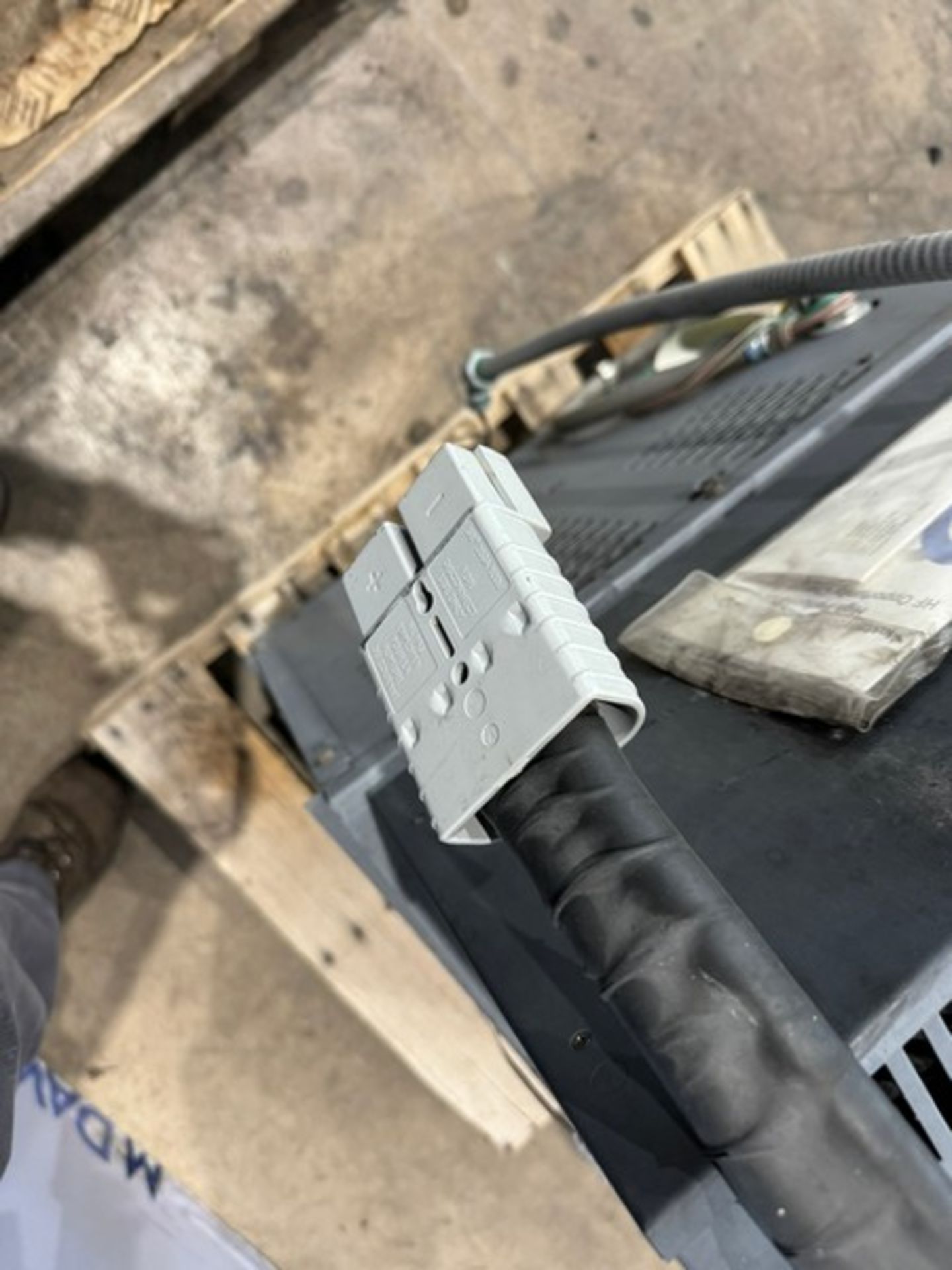 (1) The General Forklift Battery Charger, M/N MX3-12-865, S/N FF14045, with Red Connection (1) - Bild 8 aus 15