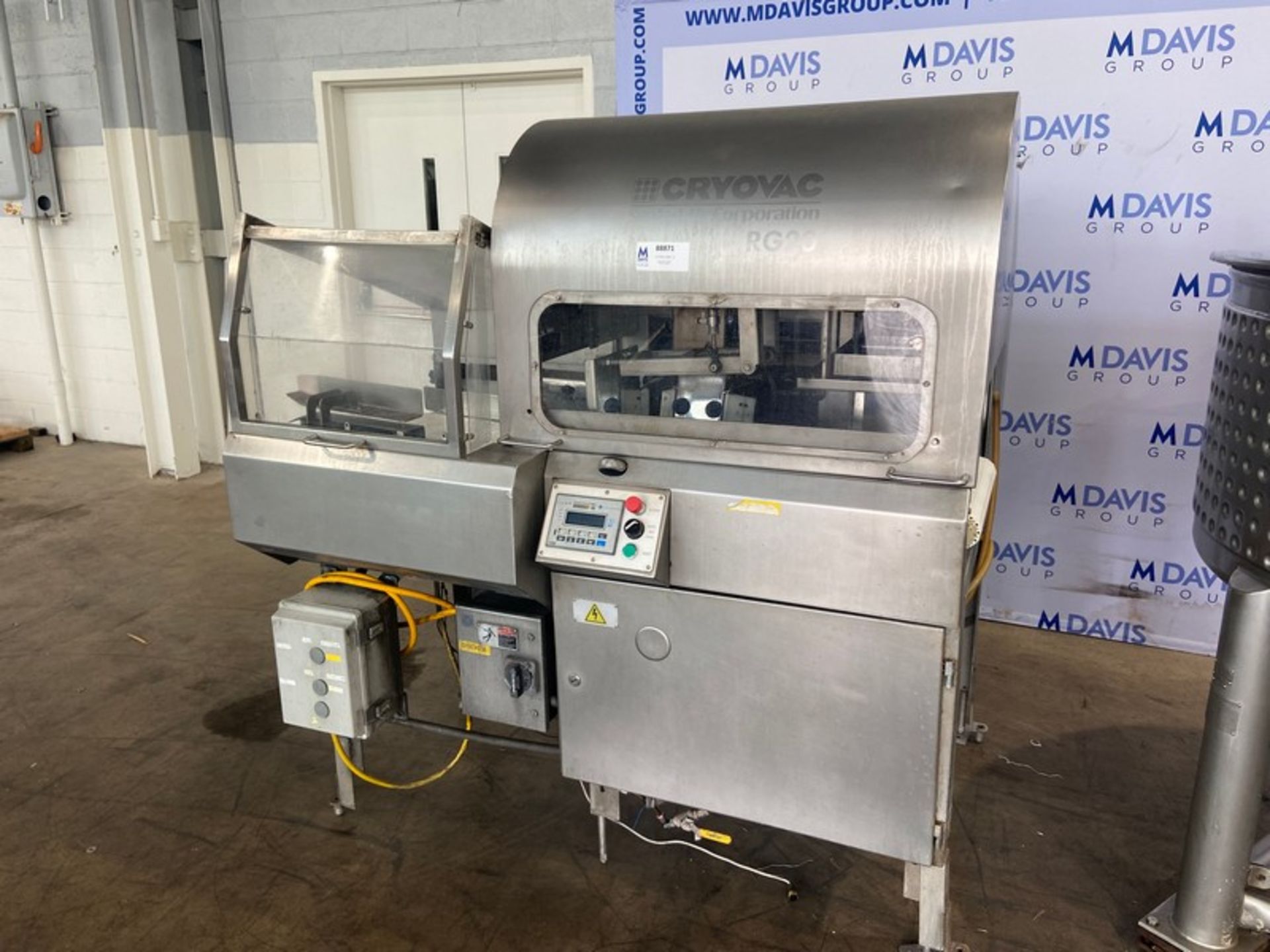 Cryovac S/S Regusset Machine, M/N RG20, S/N RG02119L, with Aprox. 16" W Plastic Interlock - Image 2 of 10