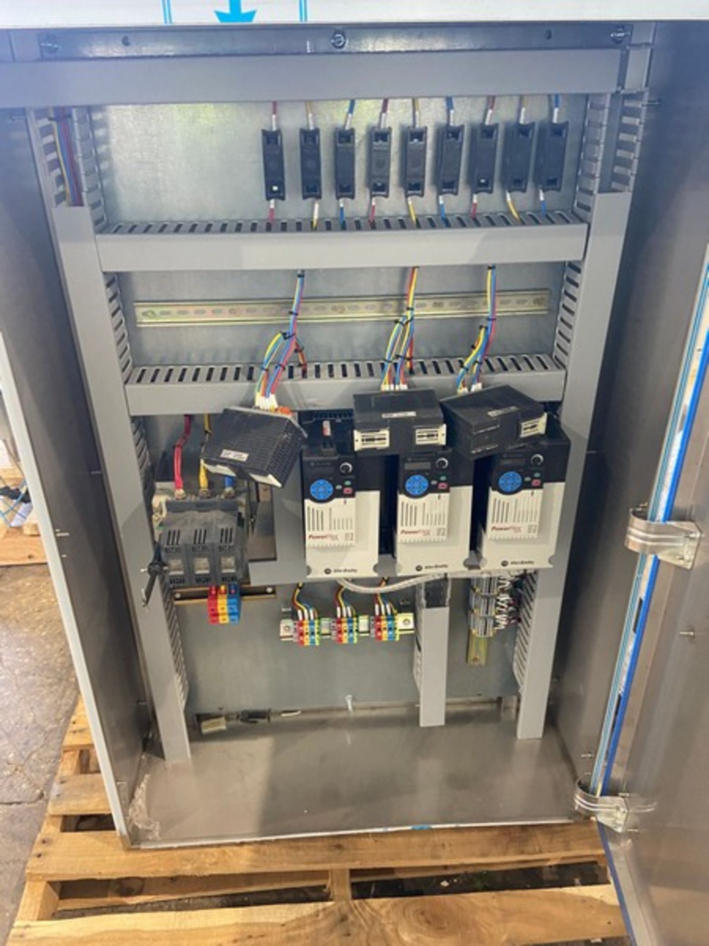 ABC Process System S/S Control Panel, with (3) Allen-Bradley PowerFlex 525 VFDs, Overall Dims.: - Image 3 of 5