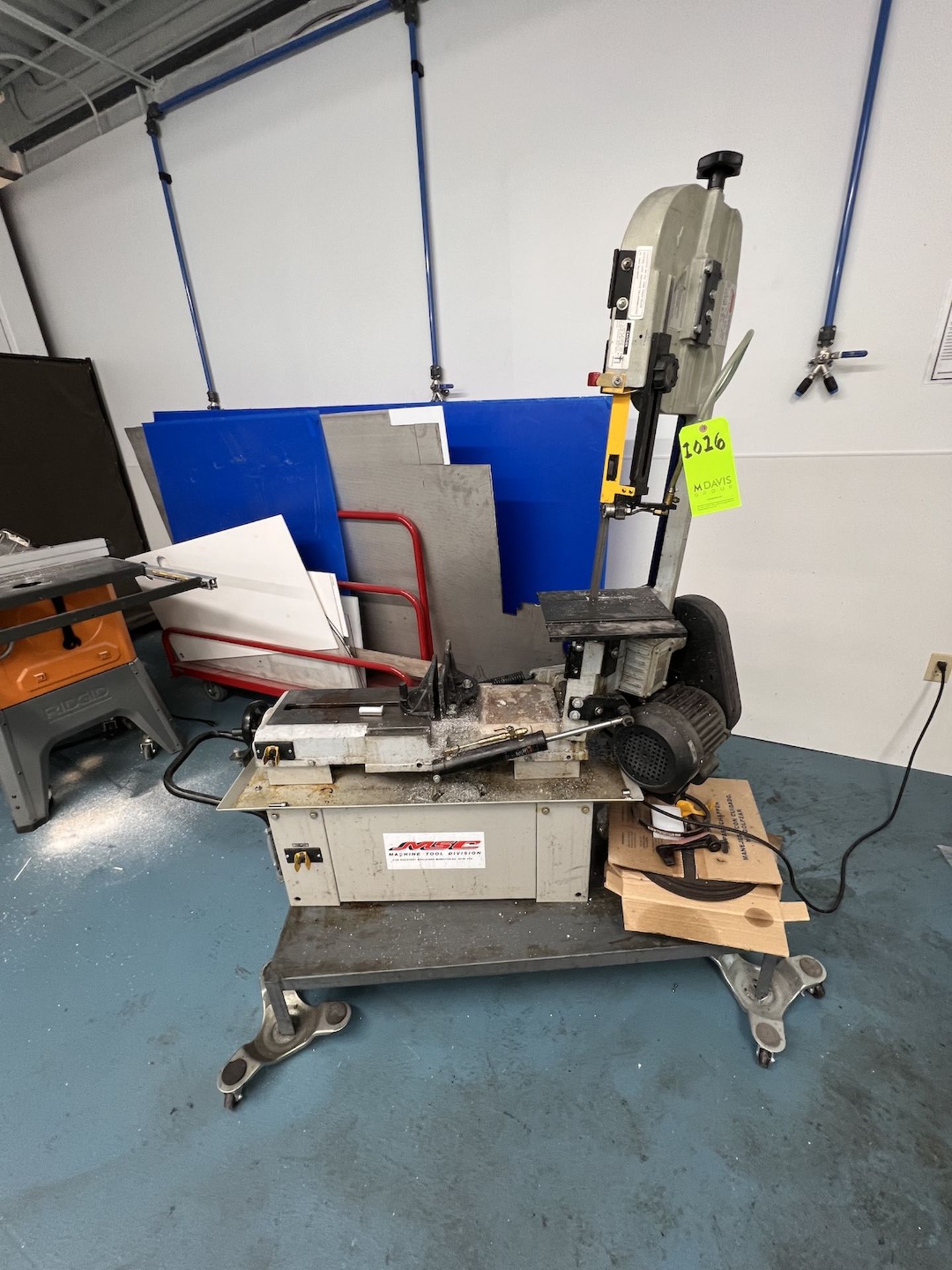 VERTICAL BAND SAW