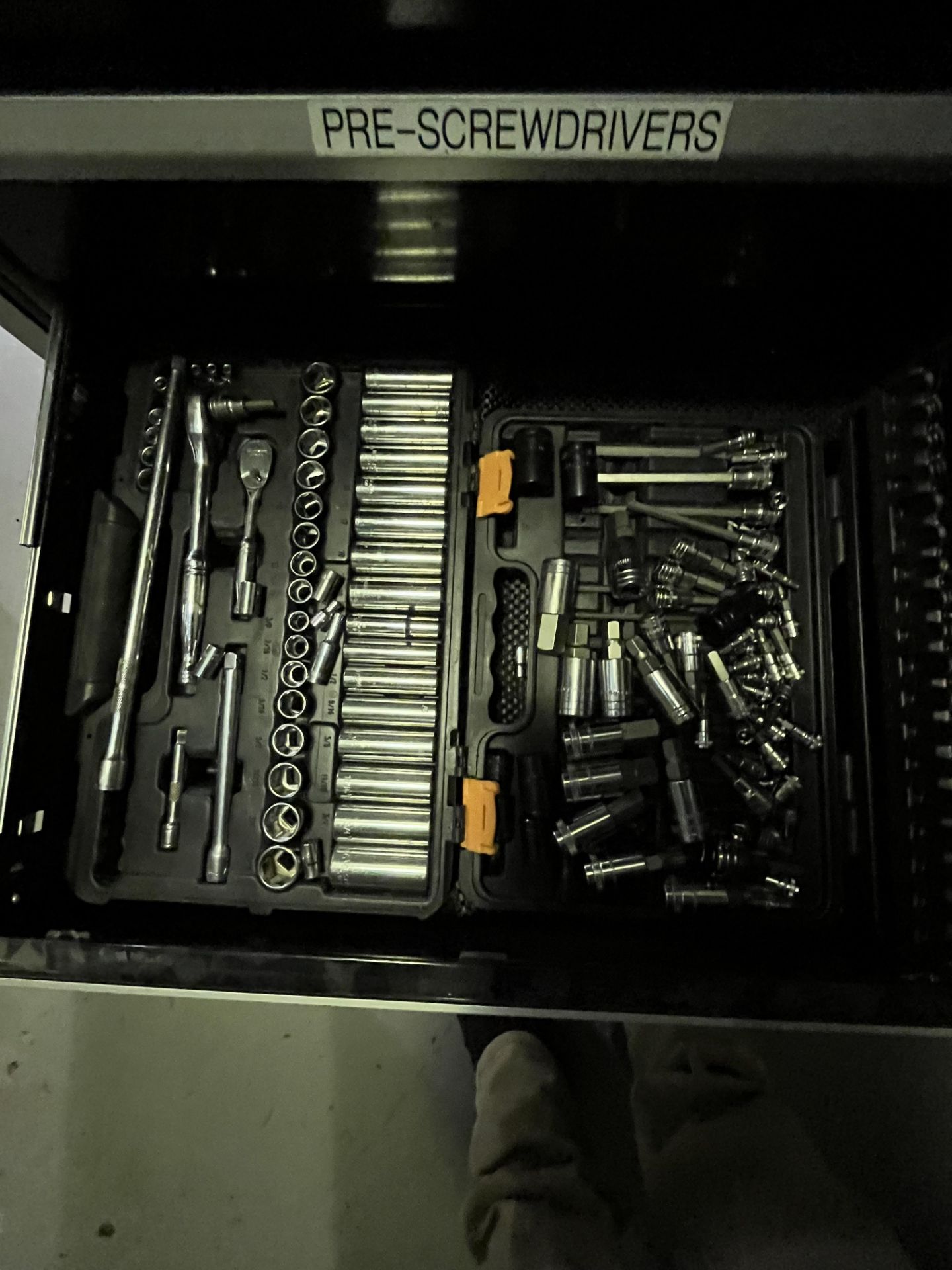 CRAFTSMAN TOOL BOX INCLUDES ALL CONTENTS INSIDE - Image 6 of 6