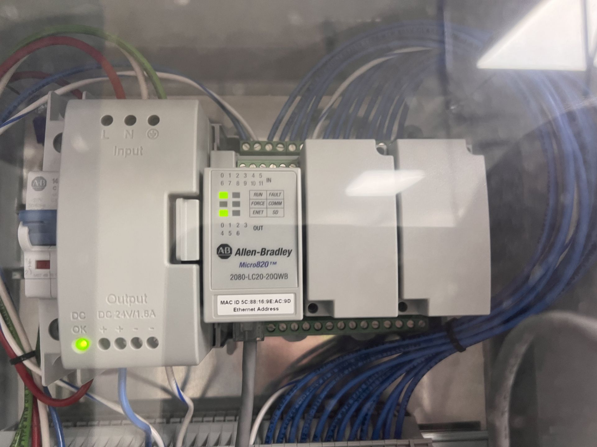 ALLEN BRADLEY MICRO820 2080-LC20-20QWB PLC CONTROLLER - Image 2 of 5