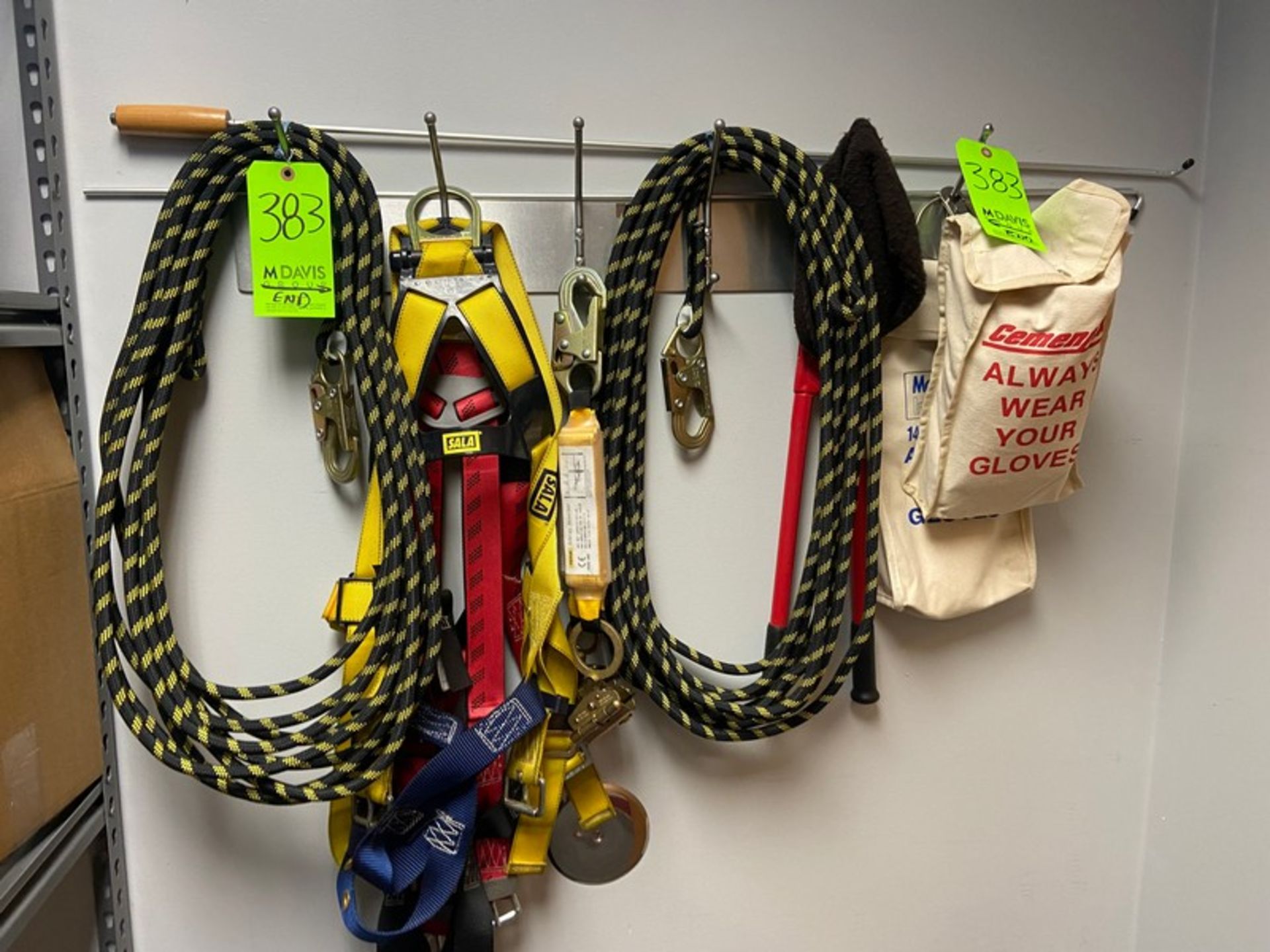 SAFETY HARNESSES & GEAR, INCLUDES S/S COAT HANGER - Image 2 of 2