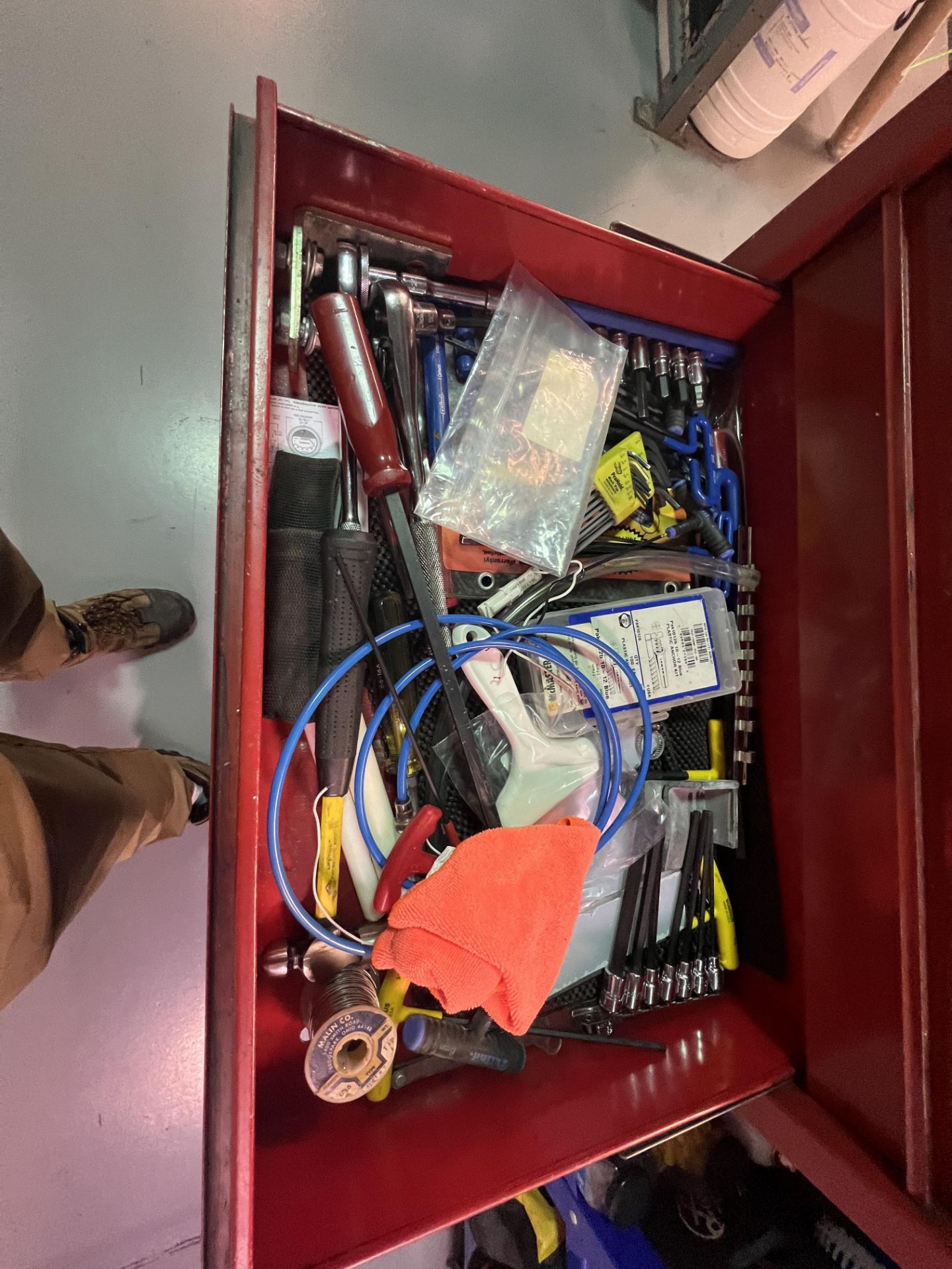 WATERLOOPORTABLE TOOL CABINET WITH CONTENTS - Image 12 of 18