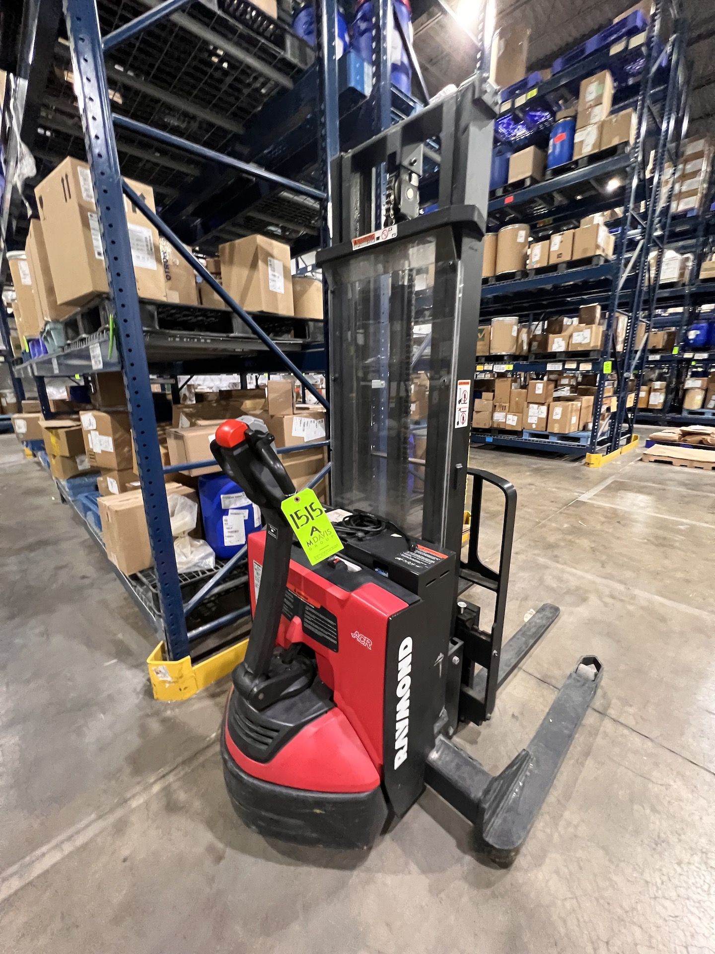 RAYMOND ELECTRIC WALK BEHIND PALLET JACK, MODEL 6210, S/N 621-16-10592, 24 V - Image 2 of 5