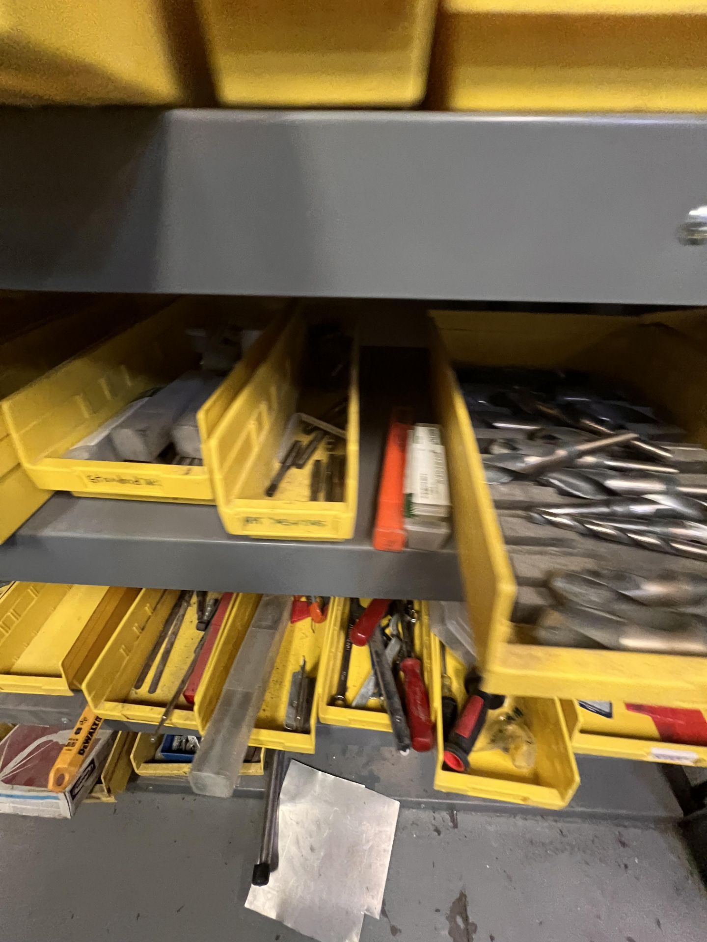 ASSORTED TOOLS AND HARDWARE ON RACK, INCLUDES DRILL BITS, WELDING HARDWARE, TAPS, DIES, GRINDING - Image 16 of 35