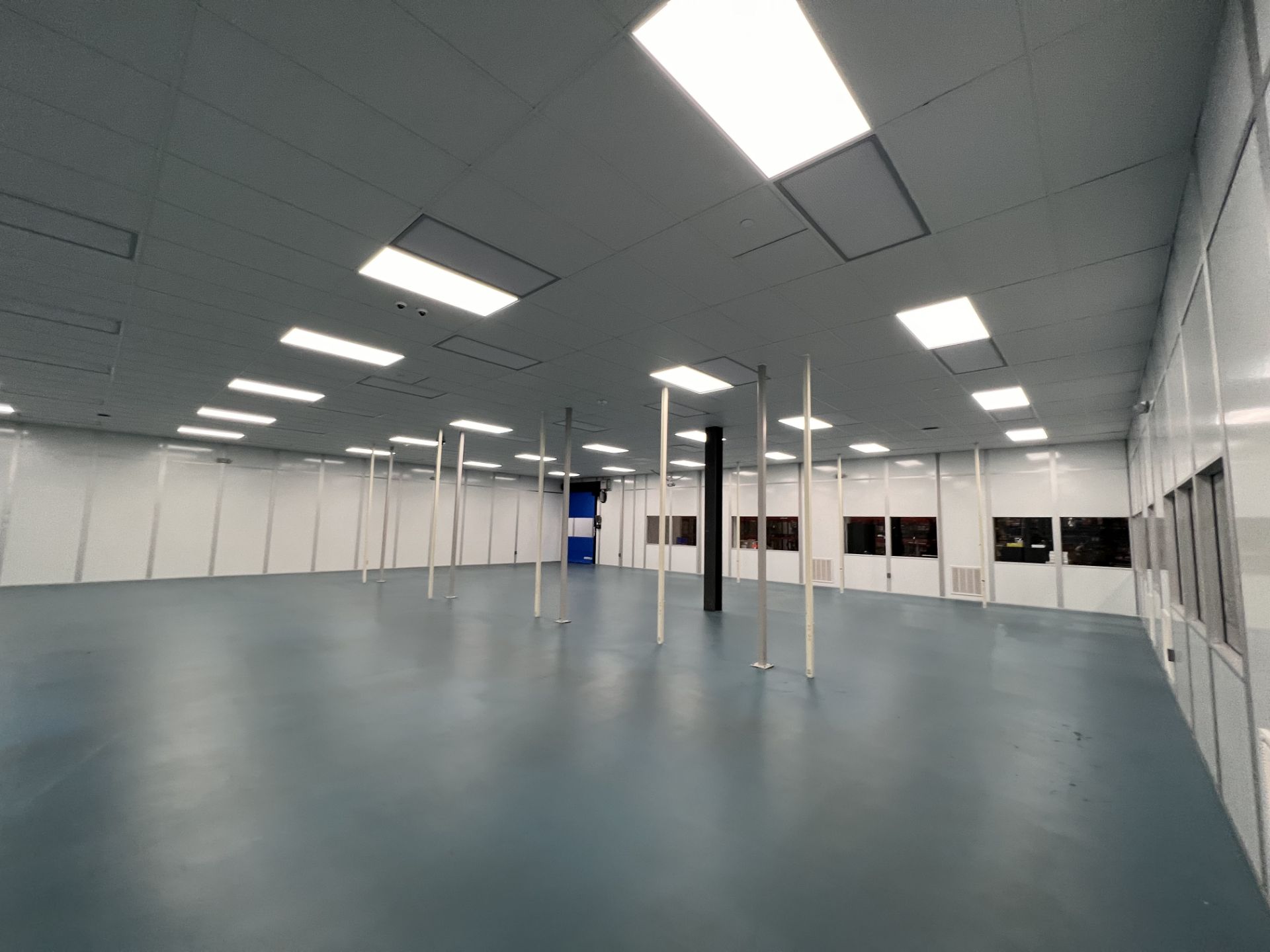 MODULAR CLEAN ROOM, APPROX. 60 FT X 60 FT X 11 FT 10 IN, INCLUDES HEPA FILTRATION UNITS - Image 19 of 34