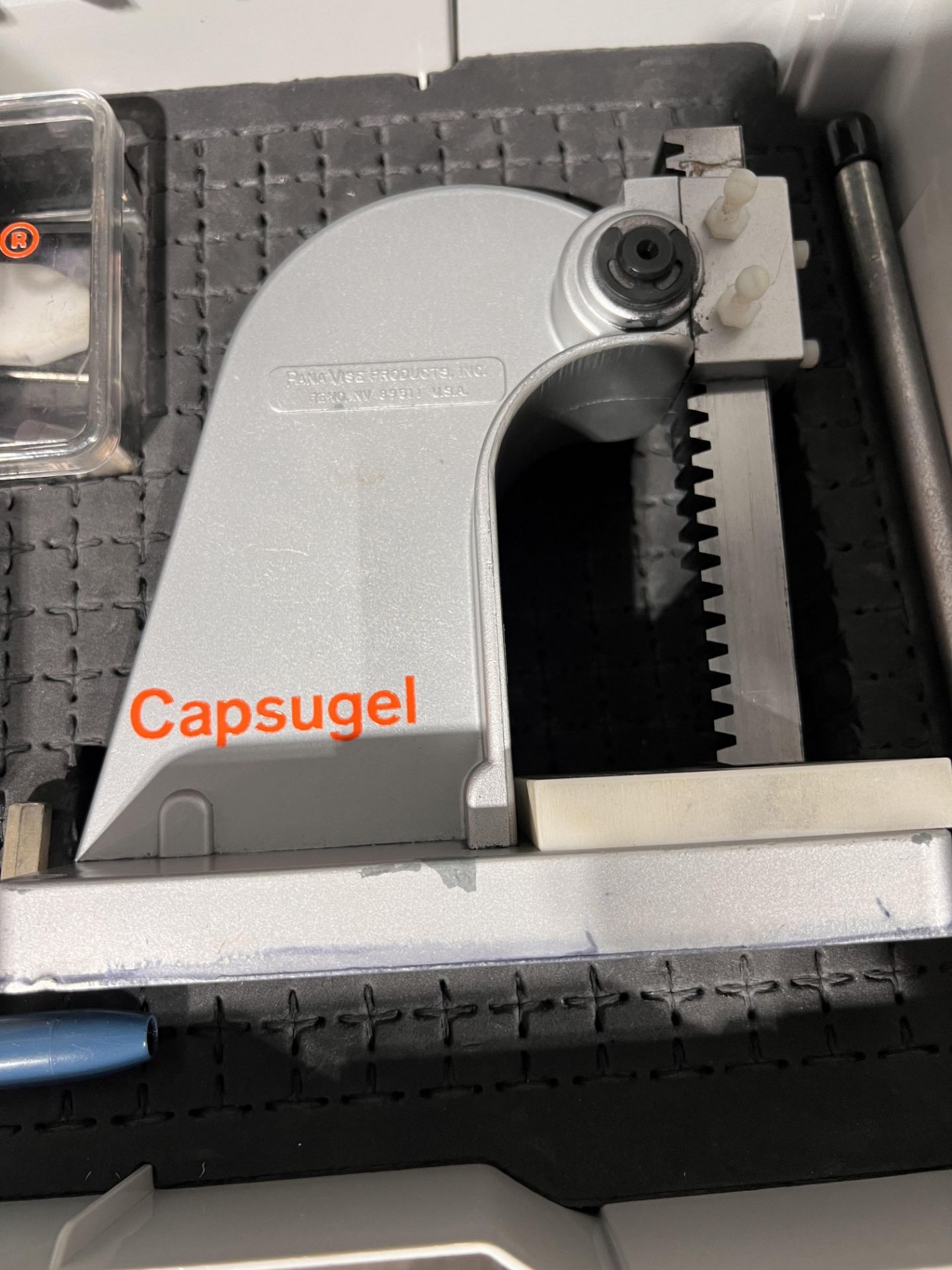 PROXXON GE 20 ENGRAVING DEVICE, CAPSUGEL BORE PRESS, GRANITE INDICATOR BASE, NATOLI TOOLING REPAIR - Image 15 of 49