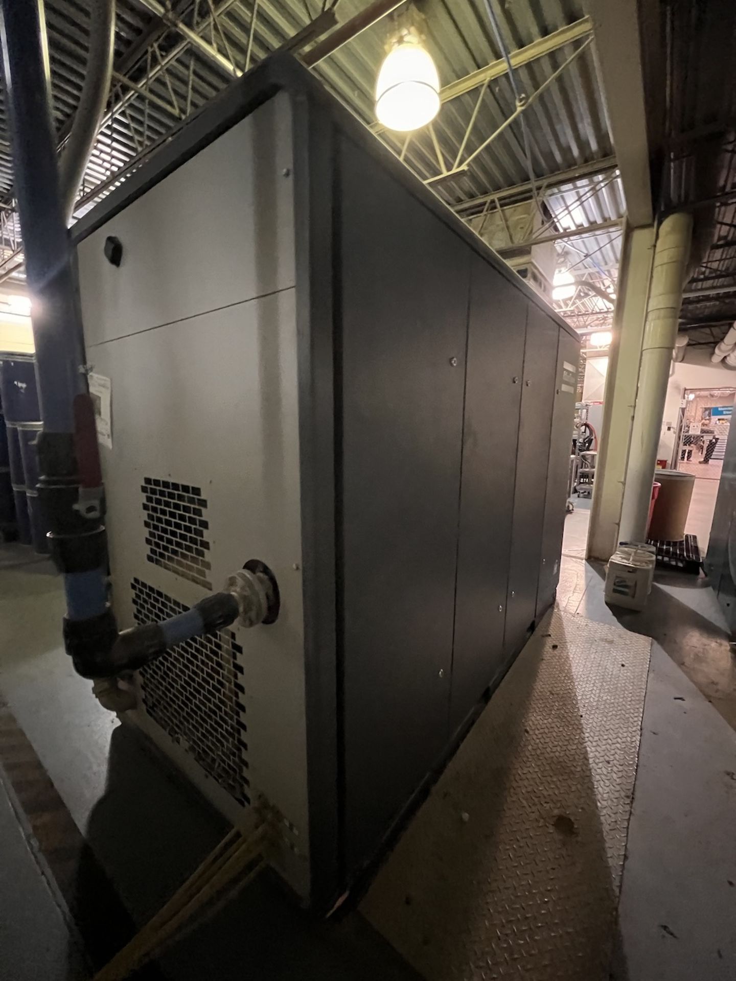 2019 ATLAS COPCO AIR COMPRESSOR, MODEL ZT90VSD-FF, S/N AIA 0116669, APPROX. 17,404 HOURS, IMD 260 - Image 6 of 26