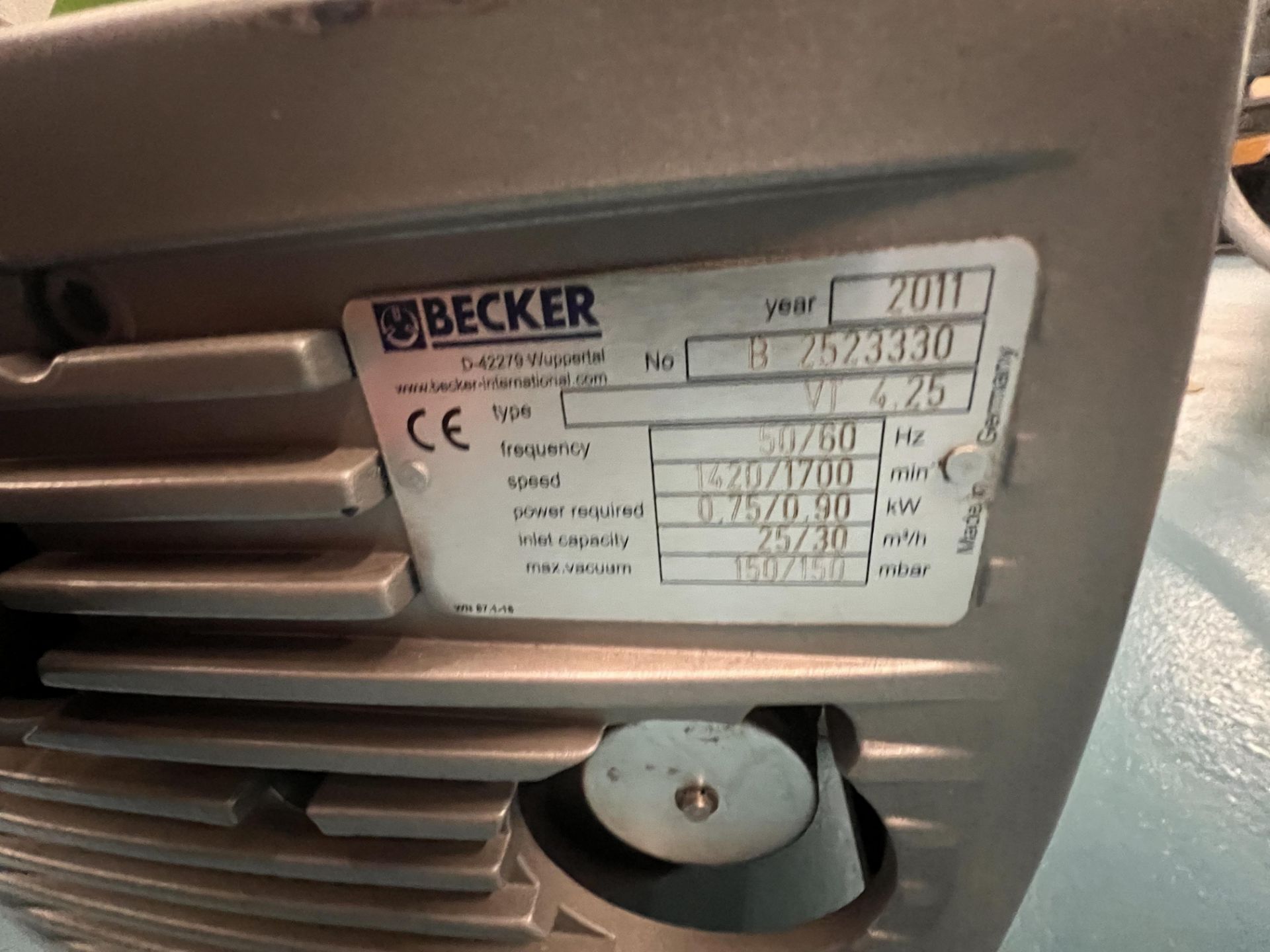BECKER VACUUM PUMP, TYPE VT 4.25, S/N B2523330, BELIEVED TO BE NEW / NEVER INSTALLED - Image 5 of 7