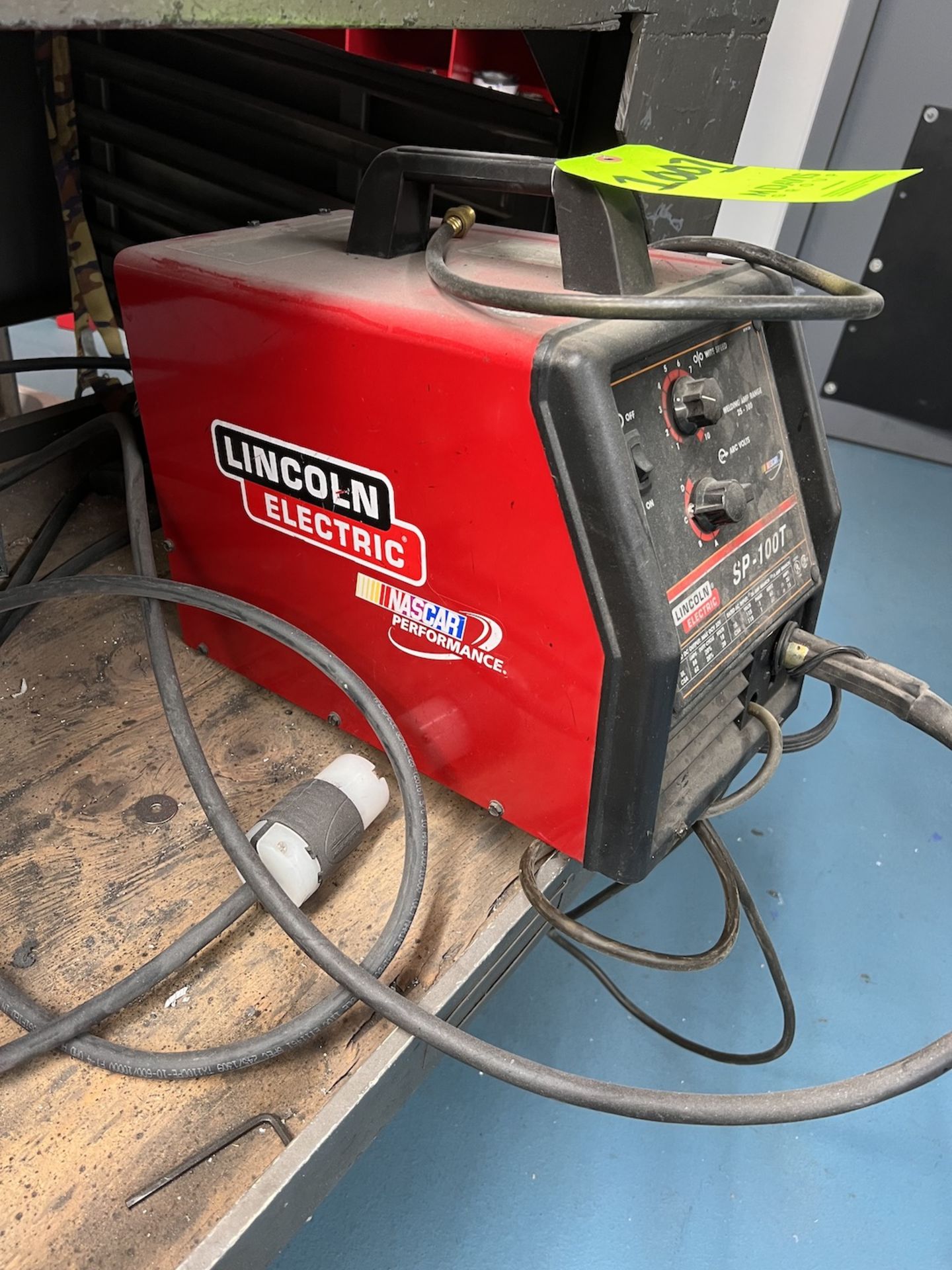 LINCOLN ELECTRIC WELDER, MODEL SP-100T, S/N M3061104313 U, 25-100 AMP RANGE, 1-PHASE 115 V - Image 4 of 5