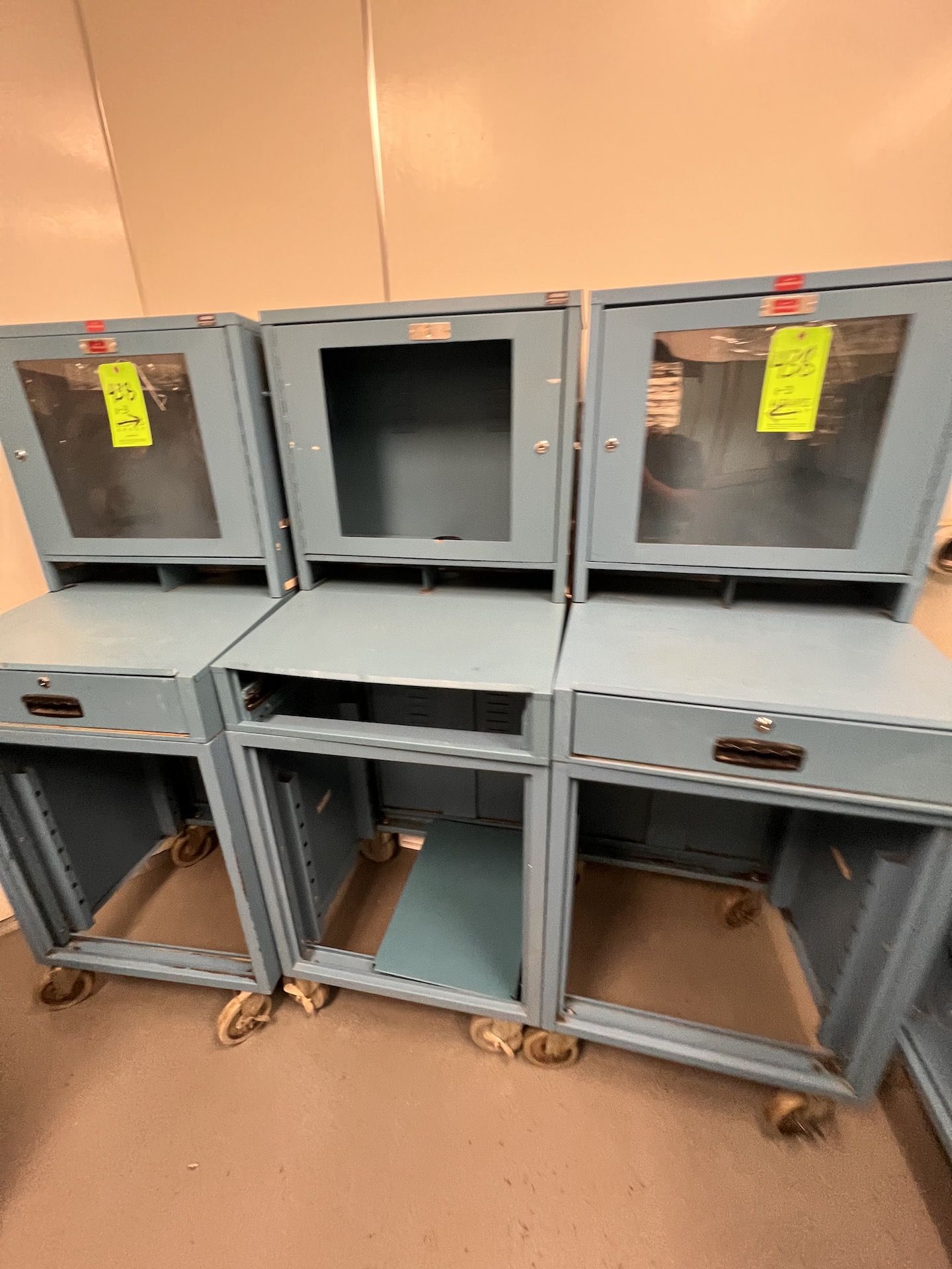 (3) ENCLOSED PORTABLE COMPUTER CABINETS - Image 3 of 4