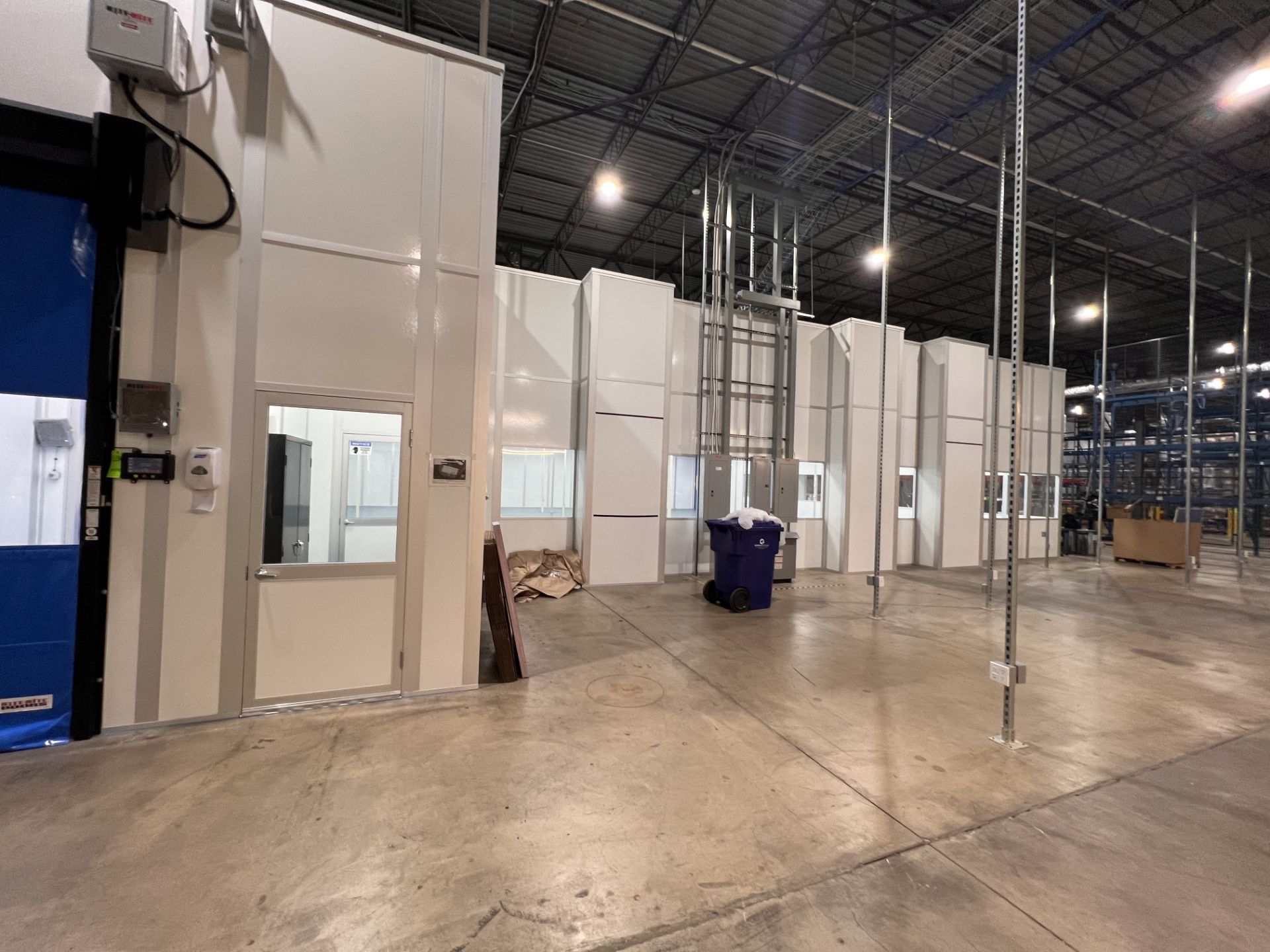 MODULAR CLEAN ROOM, APPROX. 60 FT X 60 FT X 11 FT 10 IN, INCLUDES HEPA FILTRATION UNITS - Image 16 of 34
