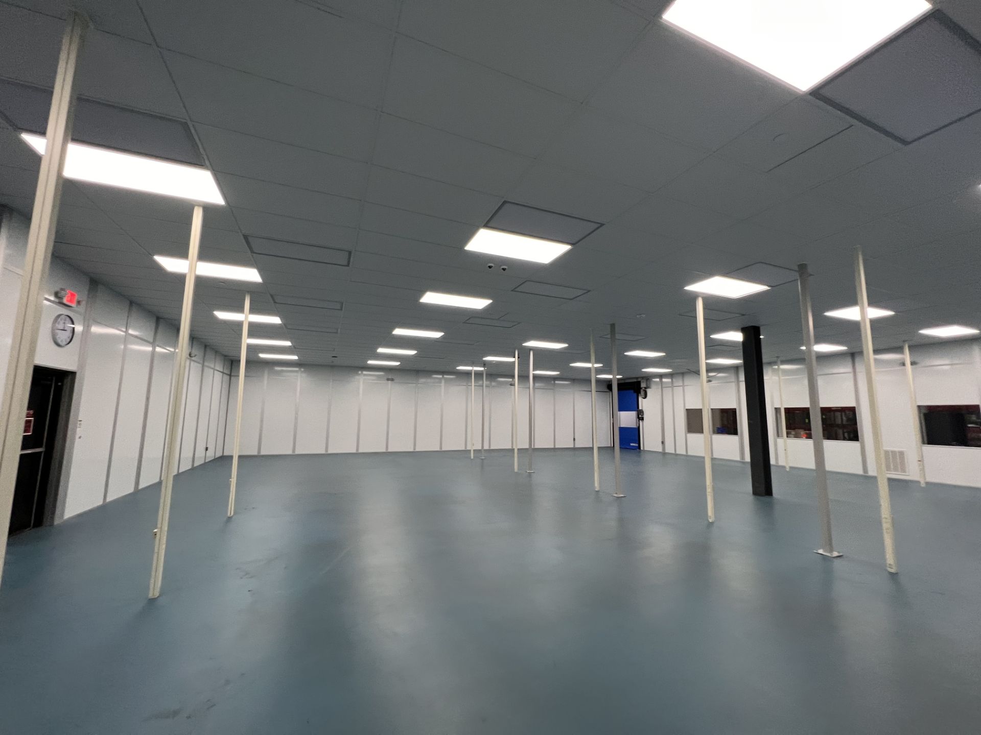 MODULAR CLEAN ROOM, APPROX. 60 FT X 60 FT X 11 FT 10 IN, INCLUDES HEPA FILTRATION UNITS - Image 18 of 34