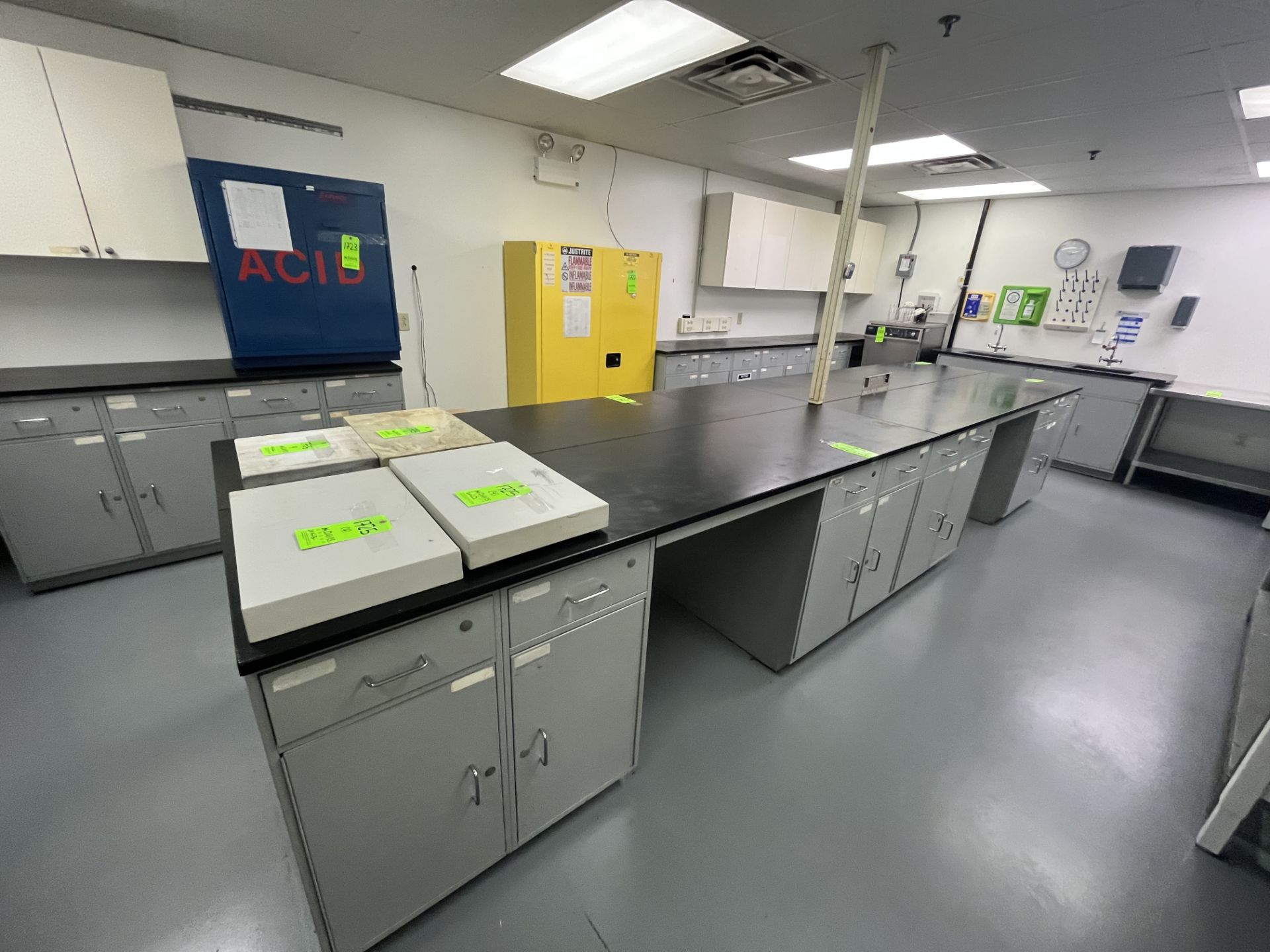 (4) ACID RESISTANT LAB COUNTER TABLE (112 Technology Dr., Coraopolis, PA 15108) (RIGGING AND - Image 4 of 4