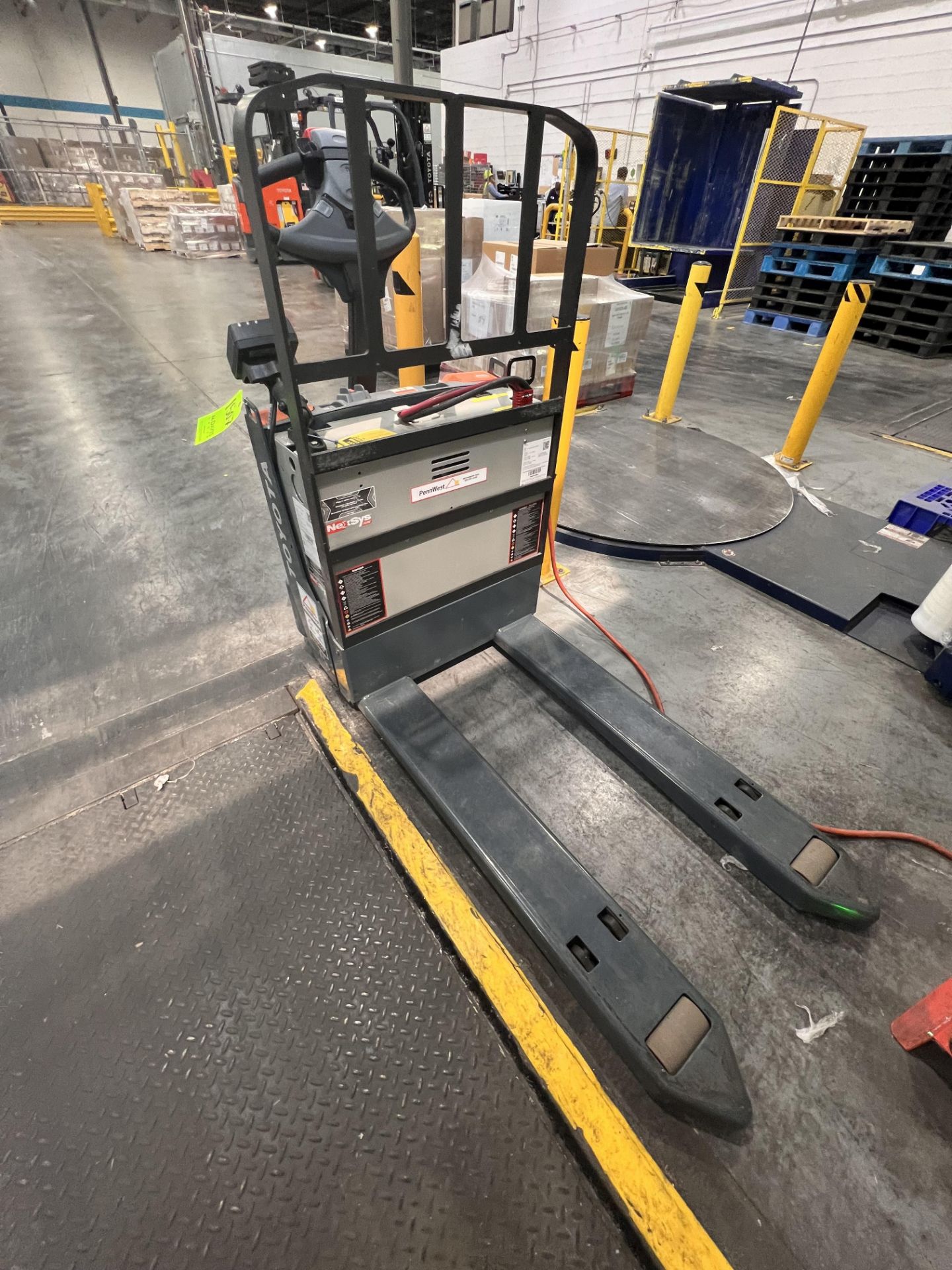 TOYOTA ELECTRIC LIFT TRUCK / ELECTRIC PALLET JACK, MODEL 8HBW23, S/N 8HBW23-616-61669, 4,500 LB - Image 2 of 6