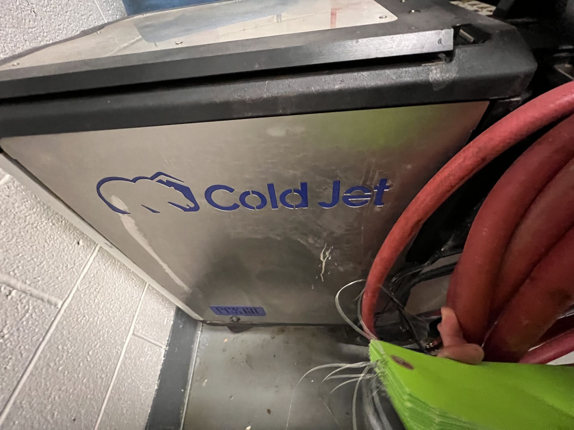 2020 COLD JET DRY ICE BLASTING MACHINE, MODEL PCS 60 - C001, S/N 01506, 100 - 240 V, 1 PHASE - Image 4 of 9