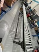 GRAVITY ROLLER CONVEYOR