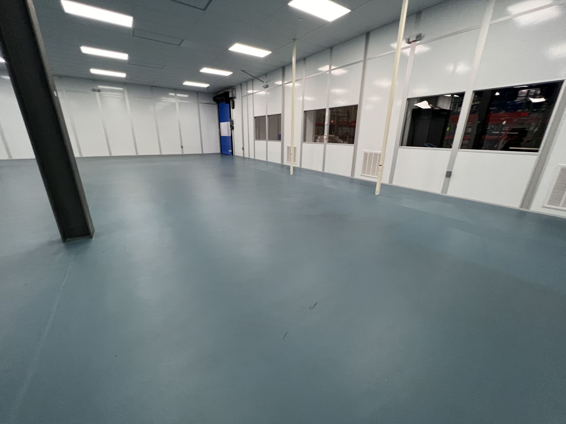 MODULAR CLEAN ROOM, APPROX. 60 FT X 60 FT X 11 FT 10 IN, INCLUDES HEPA FILTRATION UNITS - Image 28 of 34