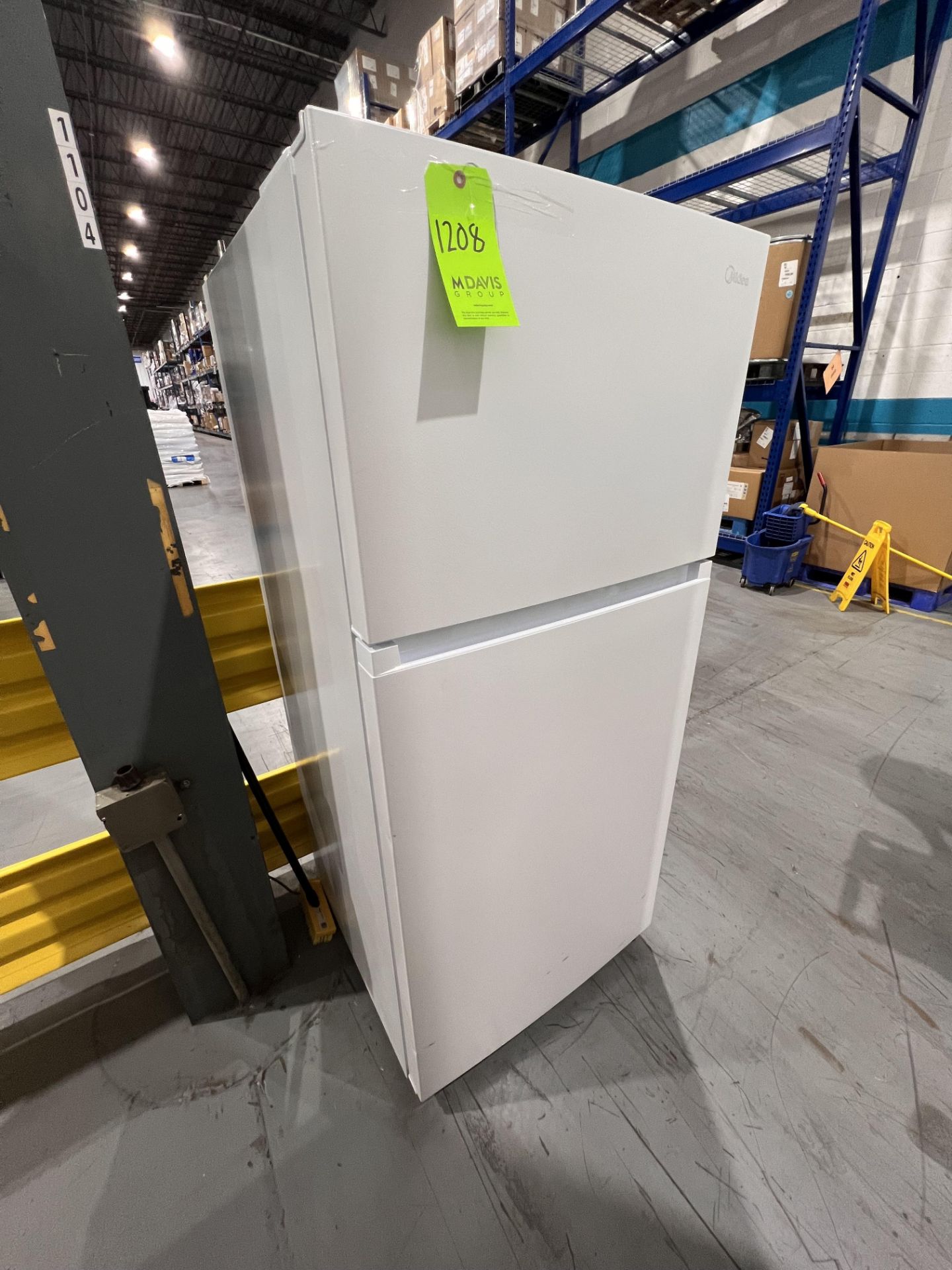 Midea Refrigerator with Freezer, Model MRT18S2AWW, 18 Cubic Ft Capacity - Image 2 of 6