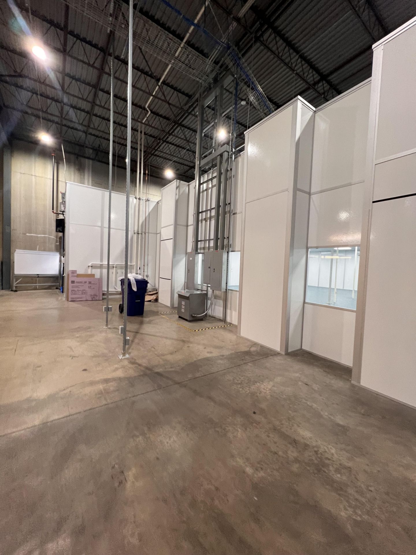 MODULAR CLEAN ROOM, APPROX. 60 FT X 60 FT X 11 FT 10 IN, INCLUDES HEPA FILTRATION UNITS - Image 13 of 34