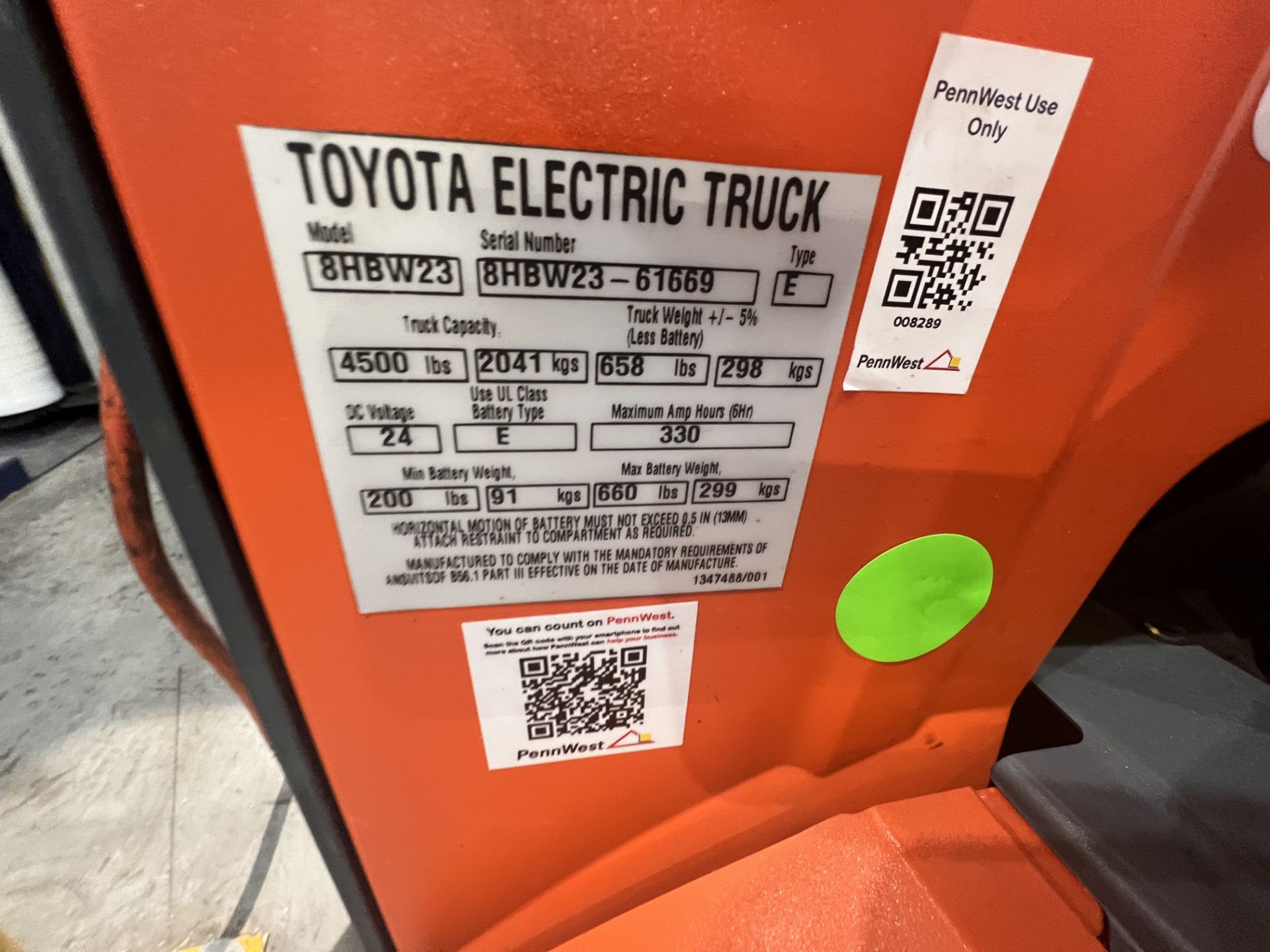 TOYOTA ELECTRIC LIFT TRUCK / ELECTRIC PALLET JACK, MODEL 8HBW23, S/N 8HBW23-616-61669, 4,500 LB - Image 4 of 6