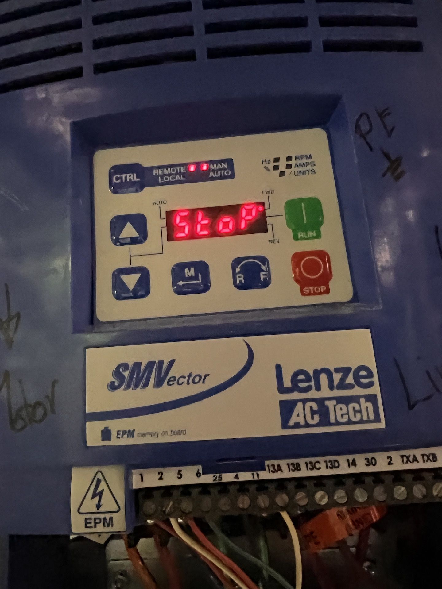 LENZE AC TECH VARIABLE SPEED CONTROLLER (VFD) - Image 5 of 6