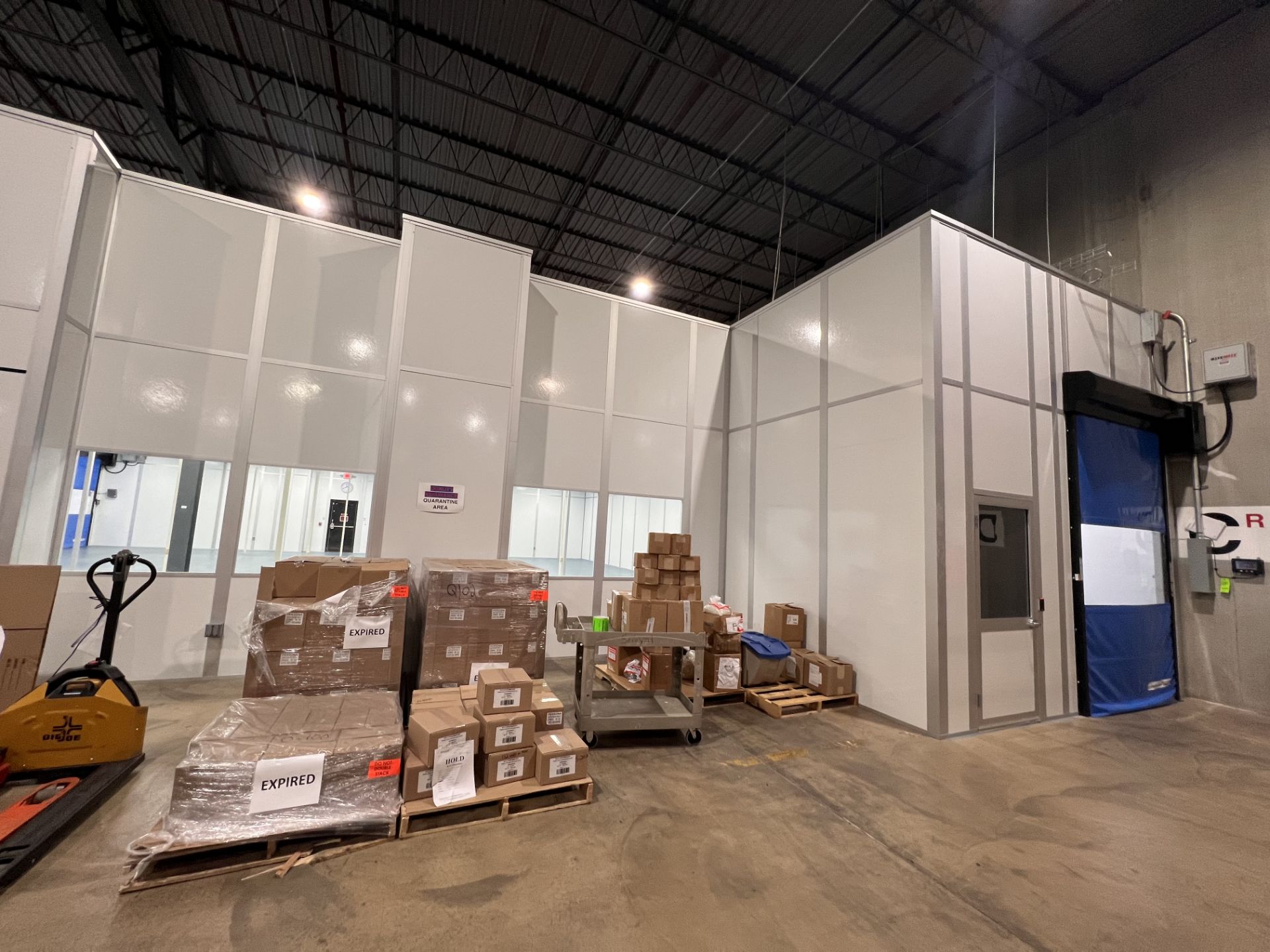 MODULAR CLEAN ROOM, APPROX. 60 FT X 60 FT X 11 FT 10 IN, INCLUDES HEPA FILTRATION UNITS