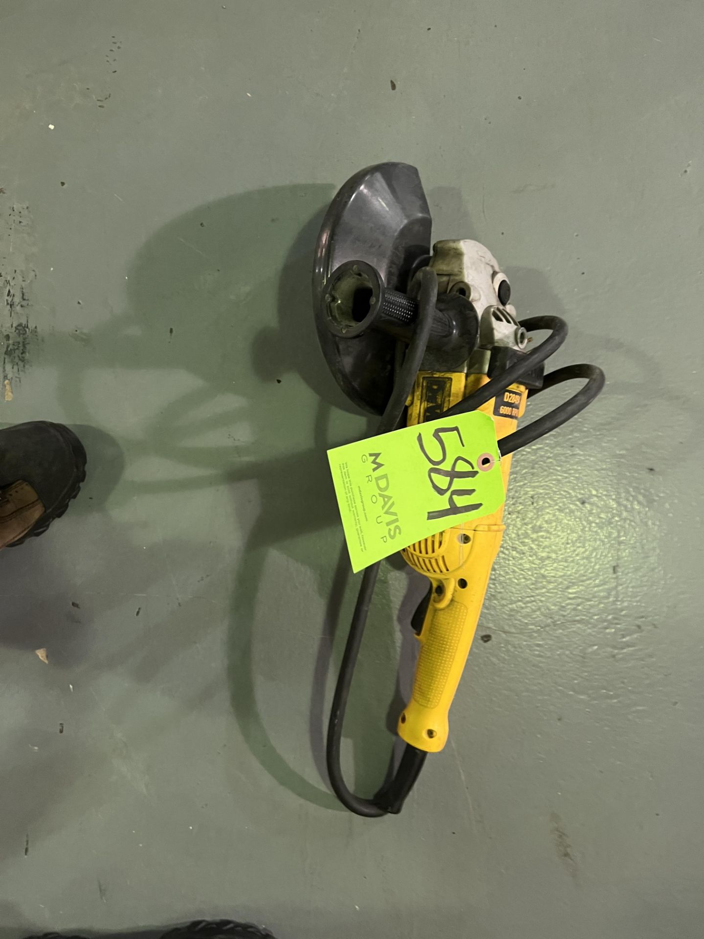 DEWALT ANGLE SANDER / GRINDER