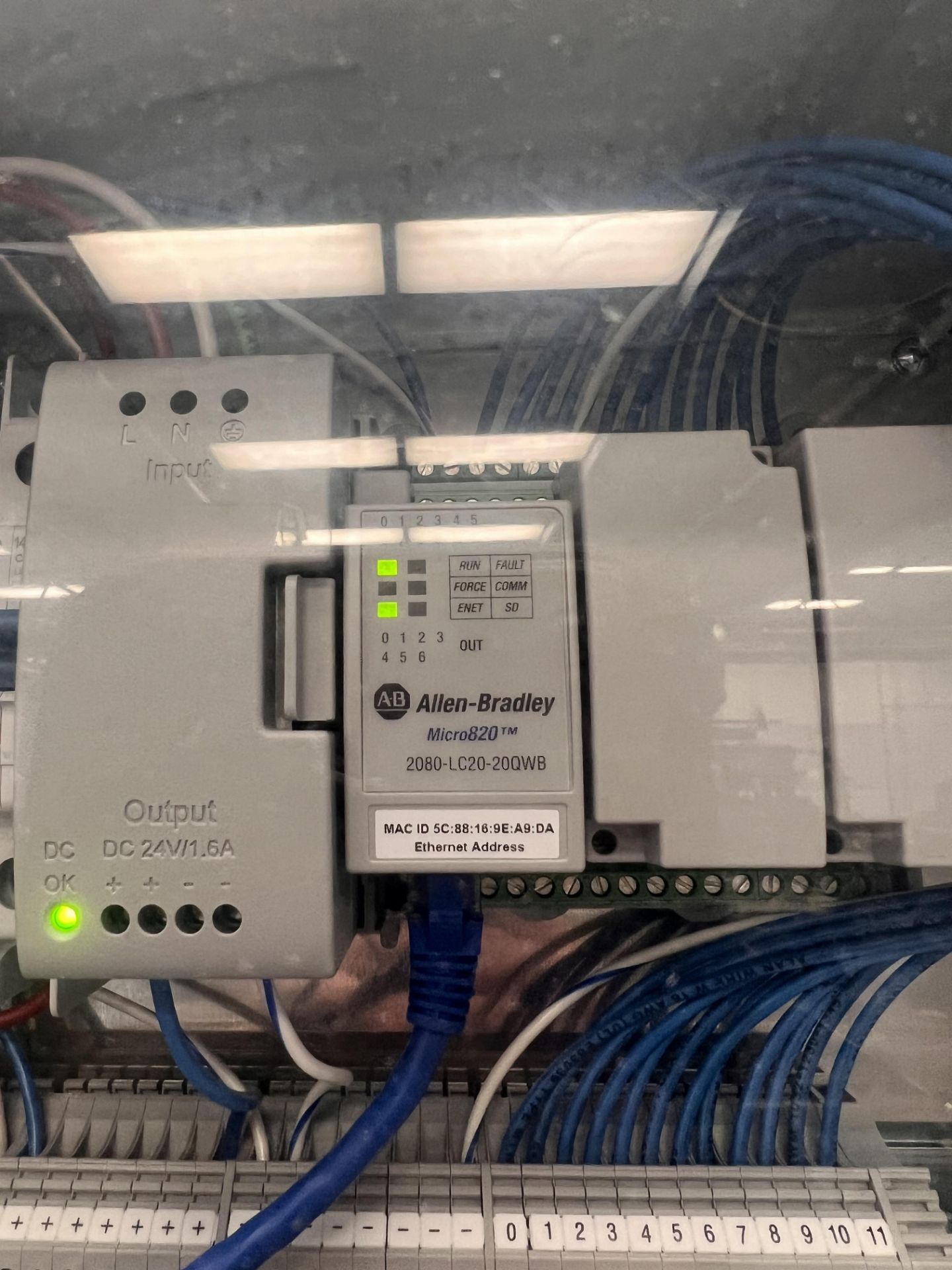 (2) ALLEN BRADLEY PLC CONTROLLERS, MODEL MICRO820 2080-LC20-20QWB - Image 4 of 5