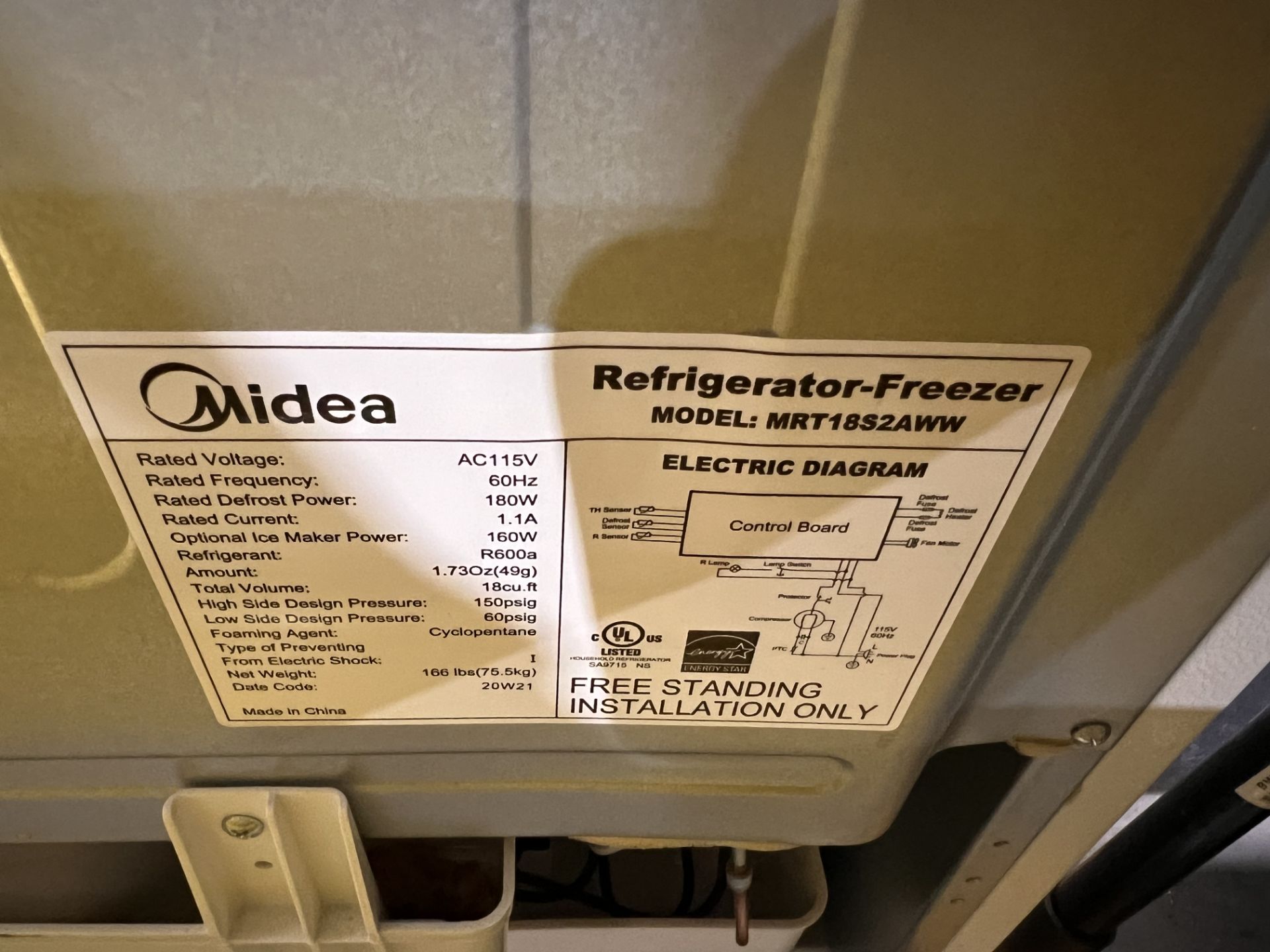 Midea Refrigerator with Freezer, Model MRT18S2AWW, 18 Cubic Ft Capacity - Image 6 of 6
