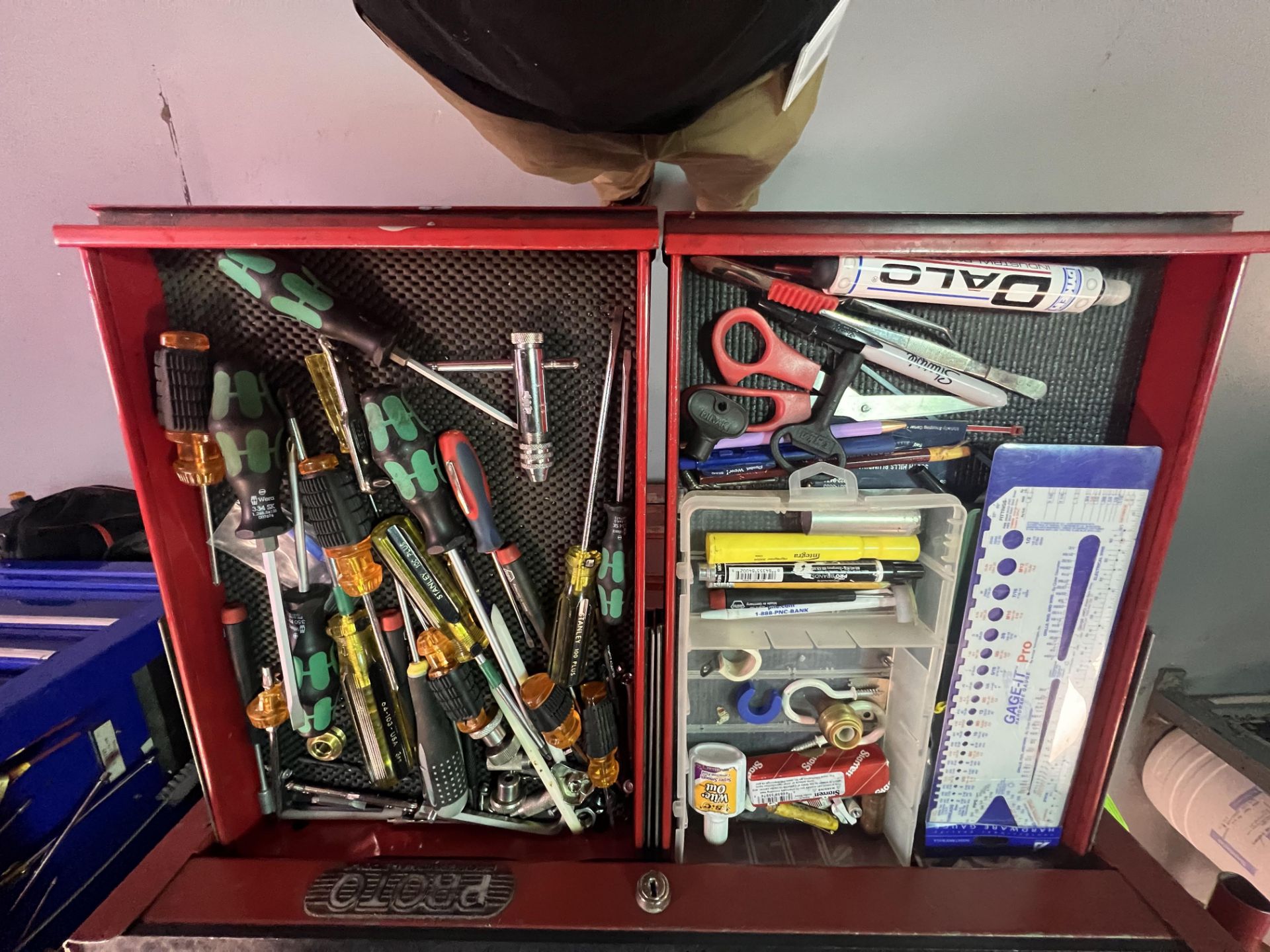 WATERLOOPORTABLE TOOL CABINET WITH CONTENTS - Image 9 of 18