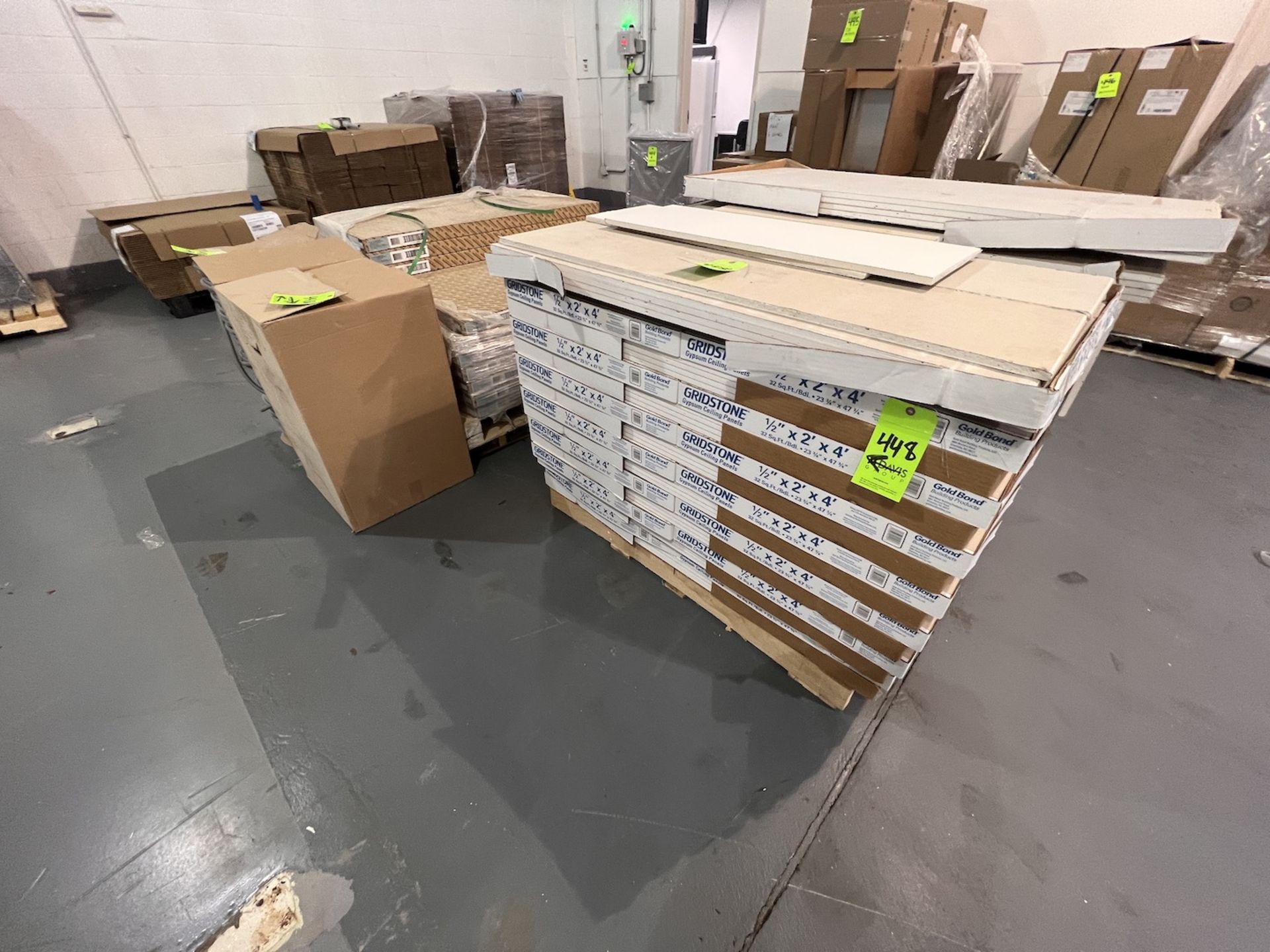 ASSORTED BUUILDING SUPPLIES INCLUDING CEILING TILE, BACKER ROD
