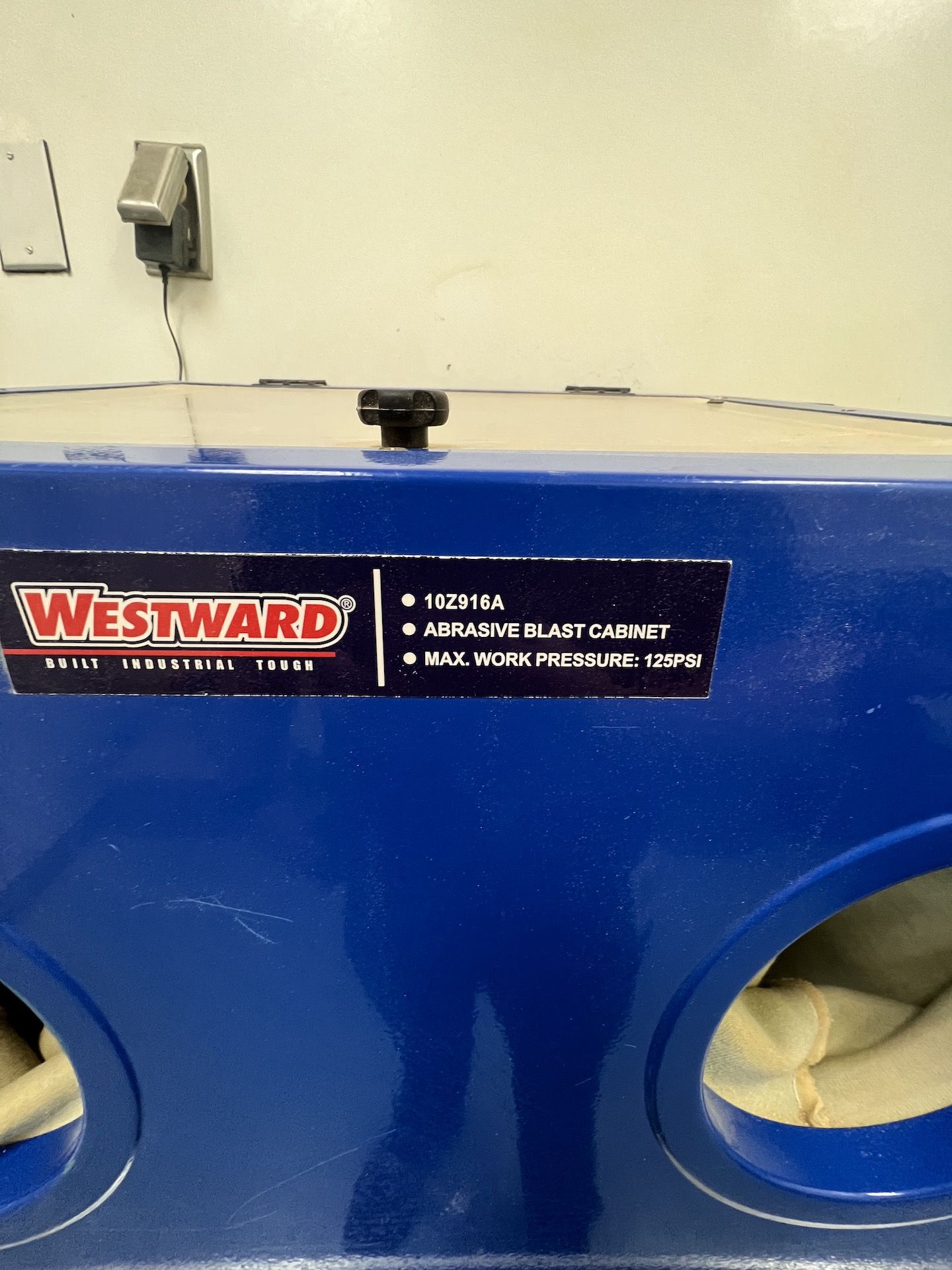 WESTWARD ABRASIVE BLAST CABINET, MODEL 10Z916A - Image 4 of 7