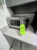 MICROWAVE OVEN (STAINLESS STEEL) INCLUDES (1) MINI FRIDGE