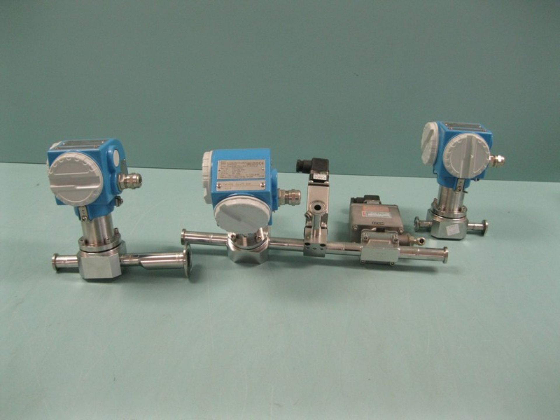 Lot (3) Endress Hauser PMC731 Cerabar Pressure Transmitter (NOTE: Packing and Palletizing Can Be