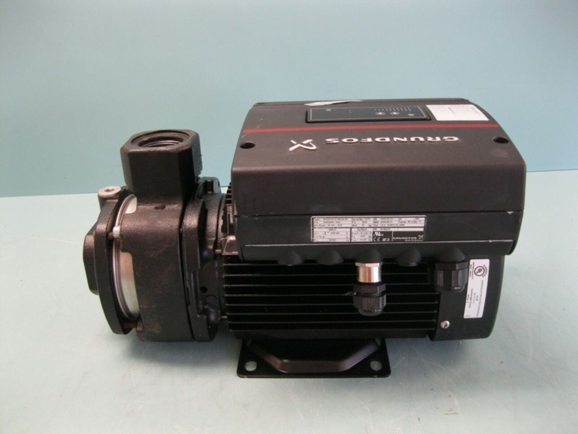 Lot (3) 1-1/2" NPT Grundfos CME10-2 Cast Iron End Suction Pump 3 HP Motor (NOTE: Packing and - Image 2 of 5