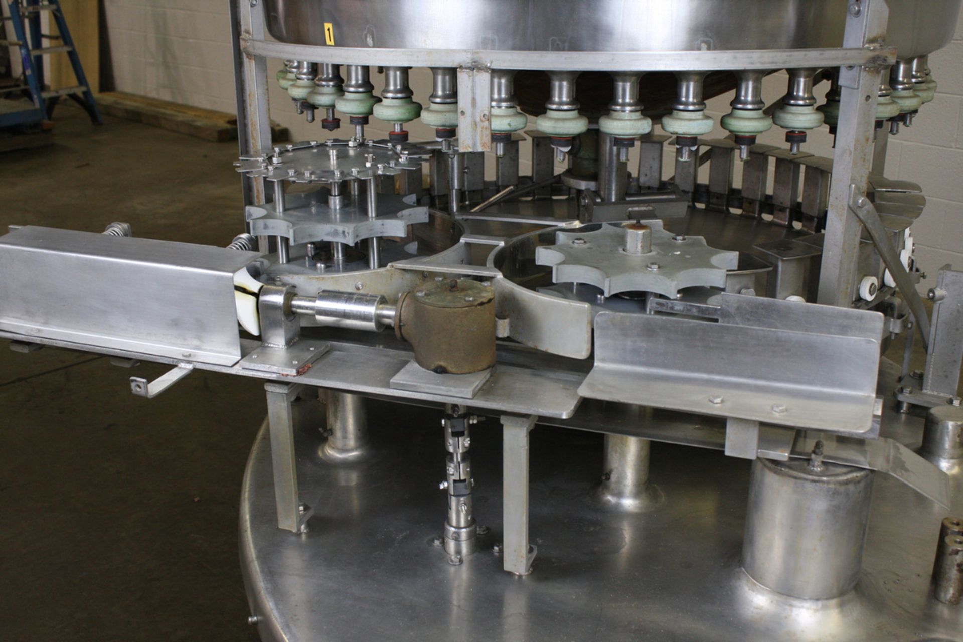 Franz 40-Valve Graveity S/S Rotary Filler with 48" Pitch Dia., 4-1/2" Valve Centers, 1/2" Center - Image 5 of 6